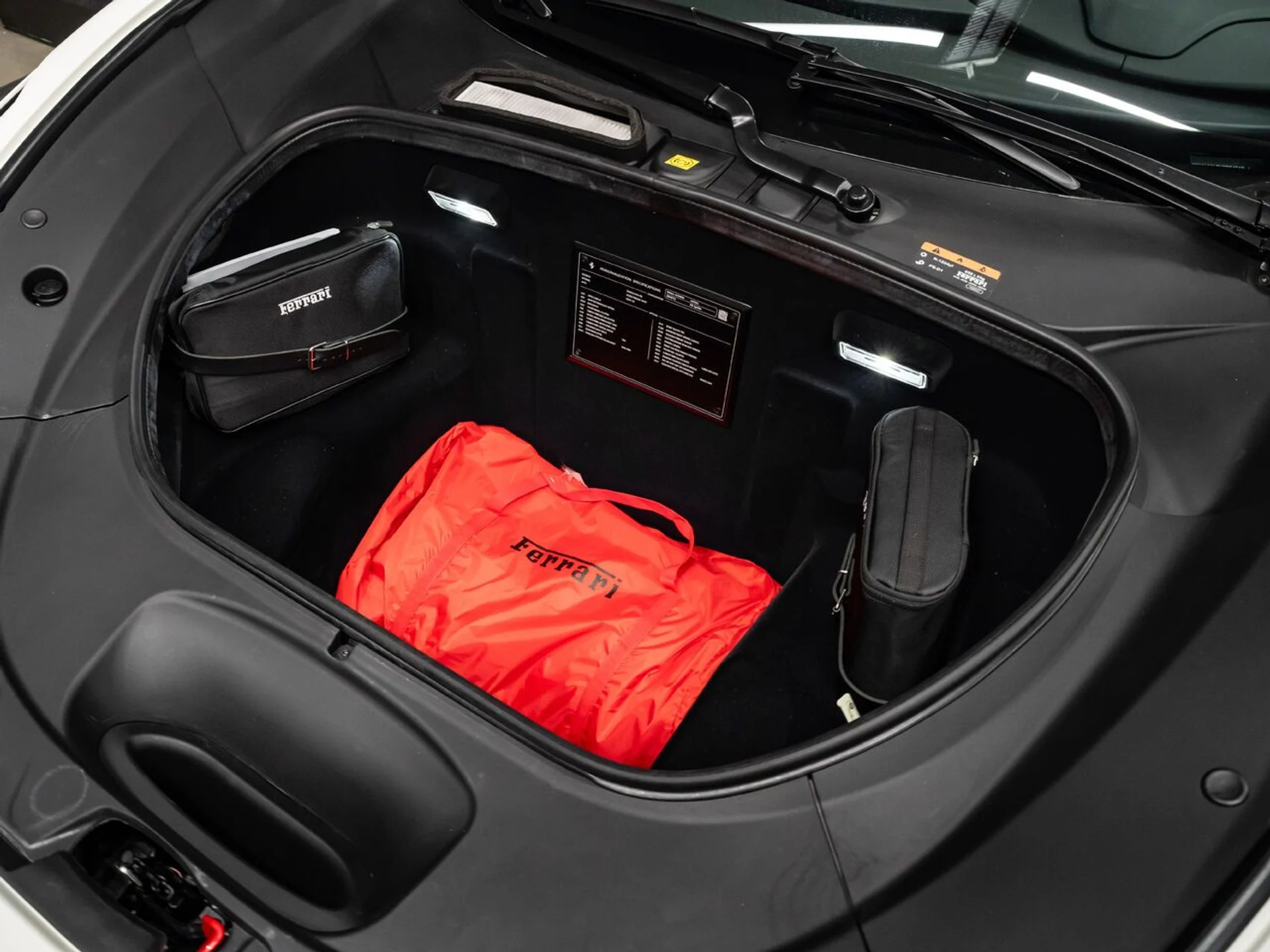 mph085_2981688238_ferrari_f8_spider_2022_745bed9789