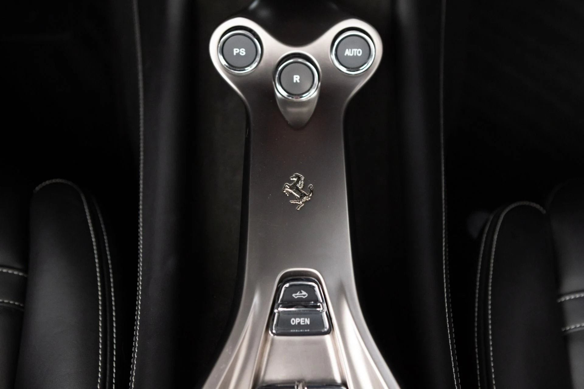 mph085_3004772932_Used_2010_Ferrari_California_1773068513_7943d2fce6