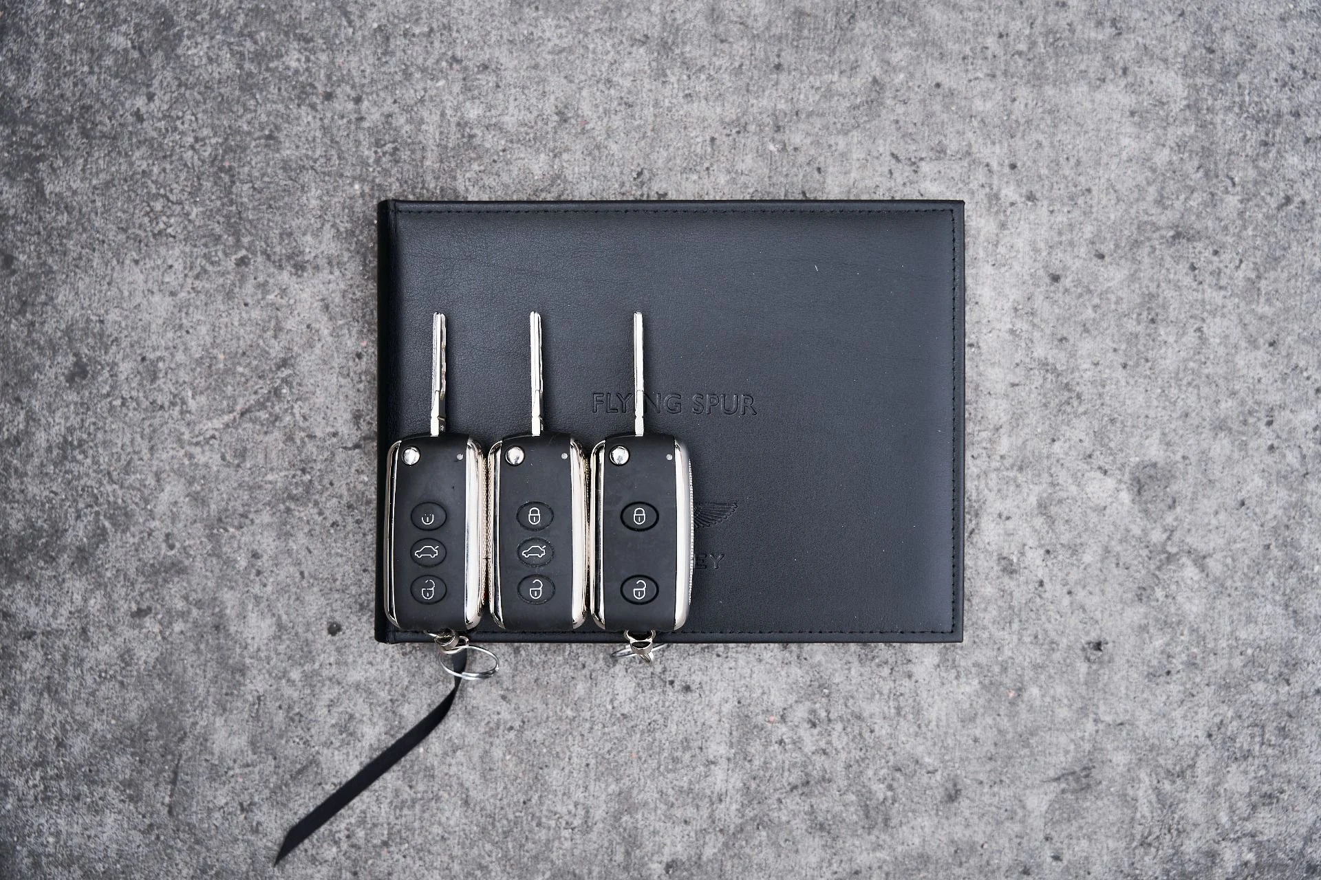 mph085_3018354505_Used_2015_Bentley_Flying_Spur_V8_1769278463_4c66a631ec