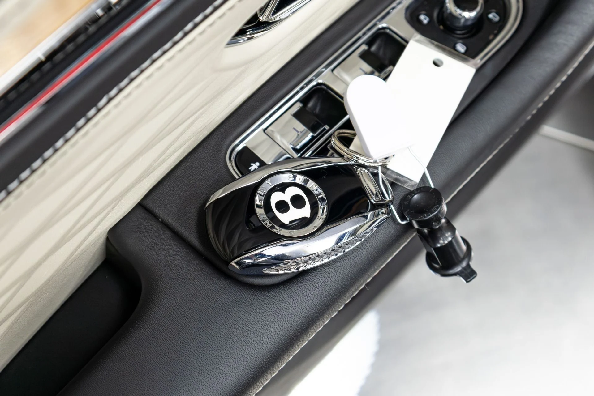 mph085_3310080314_Used_2021_Bentley_Flying_Spur_W12_1772666284_65d1ef6da6