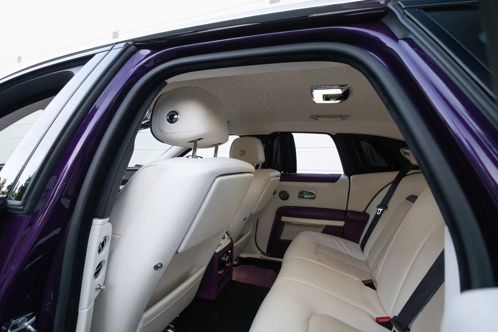 mph085_335027514_Used_2021_Rolls_Royce_Ghost_1762913749_e3851878cc