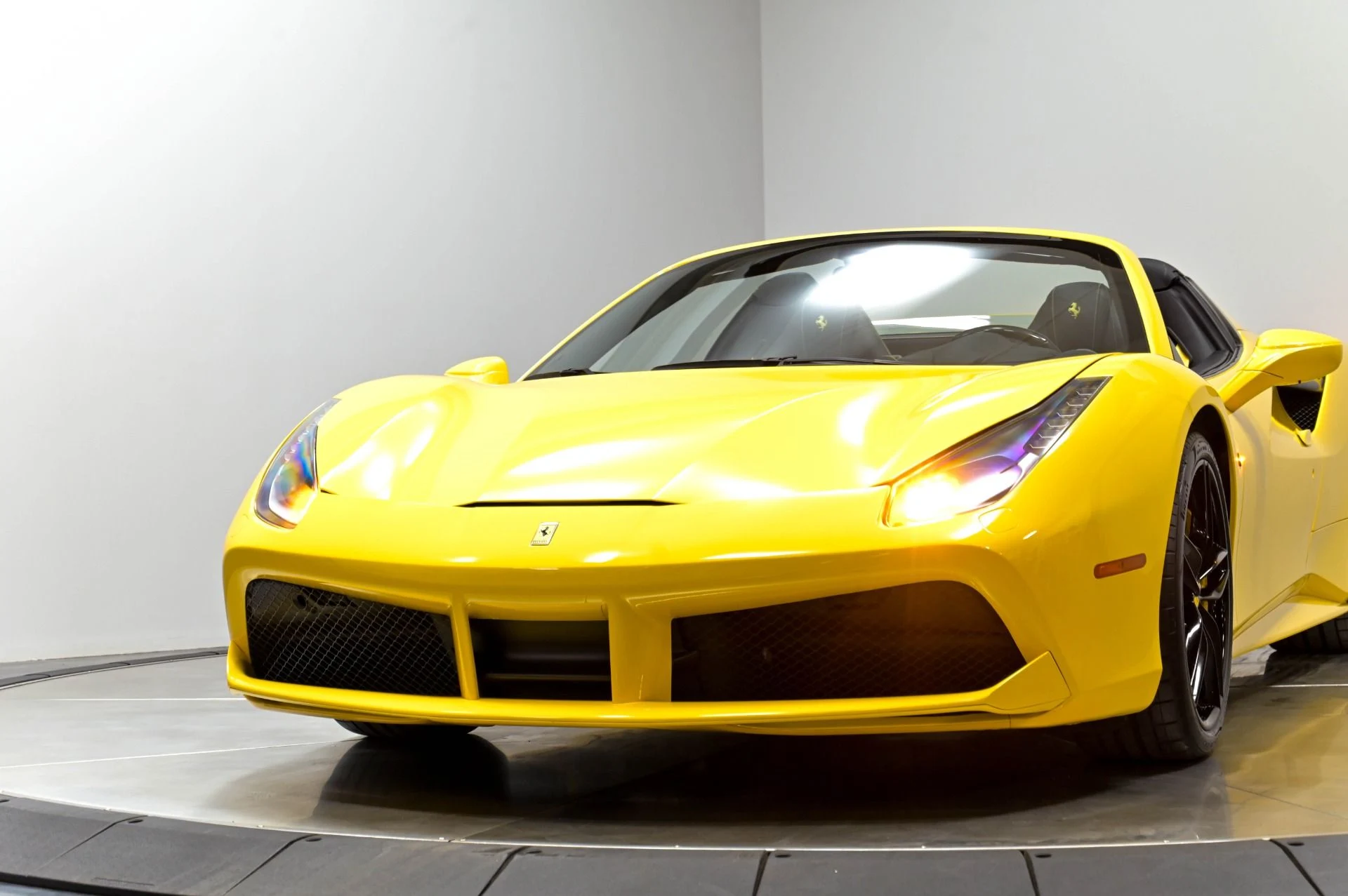 mph085_3393567755_Used_2017_Ferrari_488_Spider_1782250763_e545fe7d76