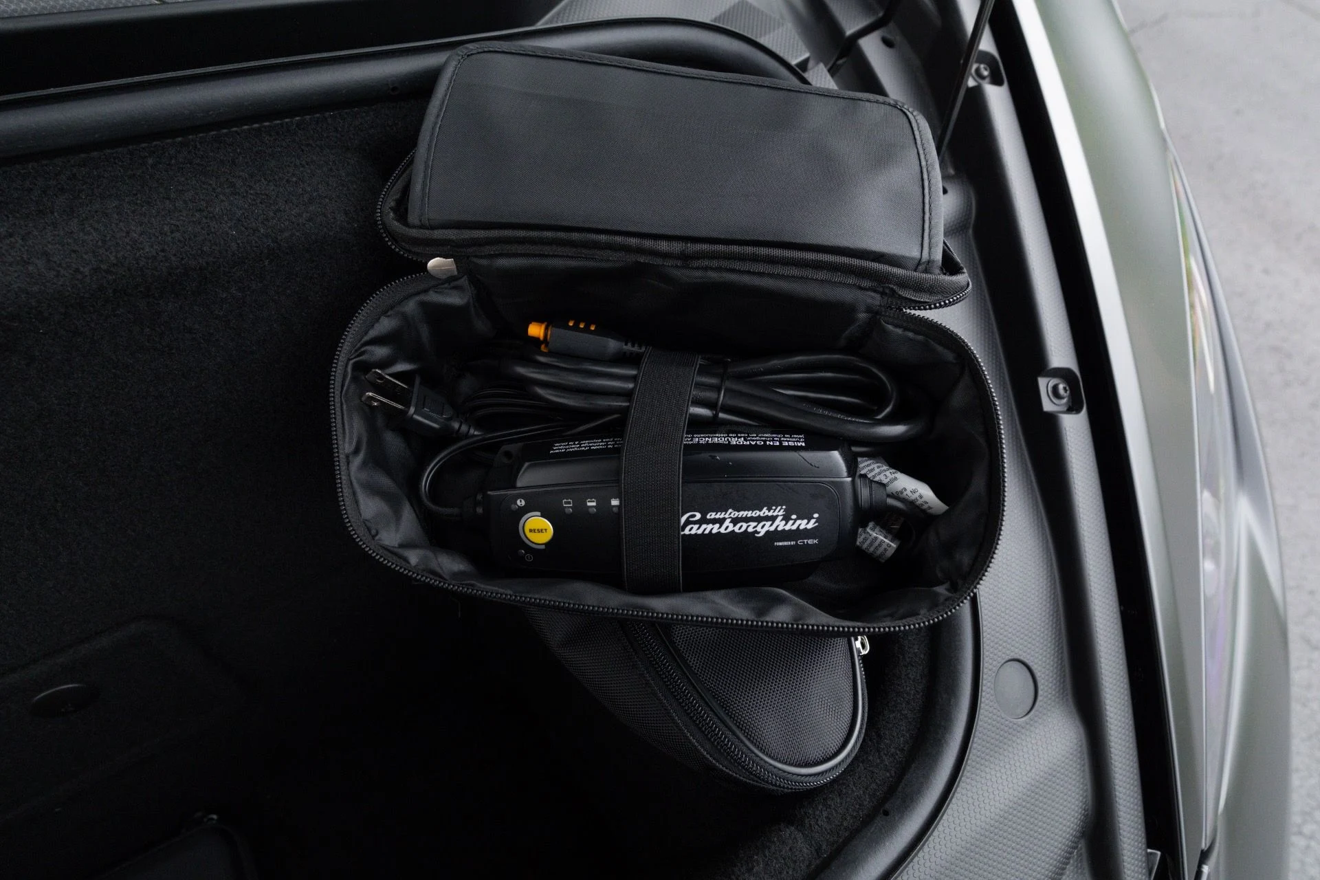 mph085_3470596216_Used_2024_Lamborghini_Huracan_Sterrato_1775279109_caeab01906