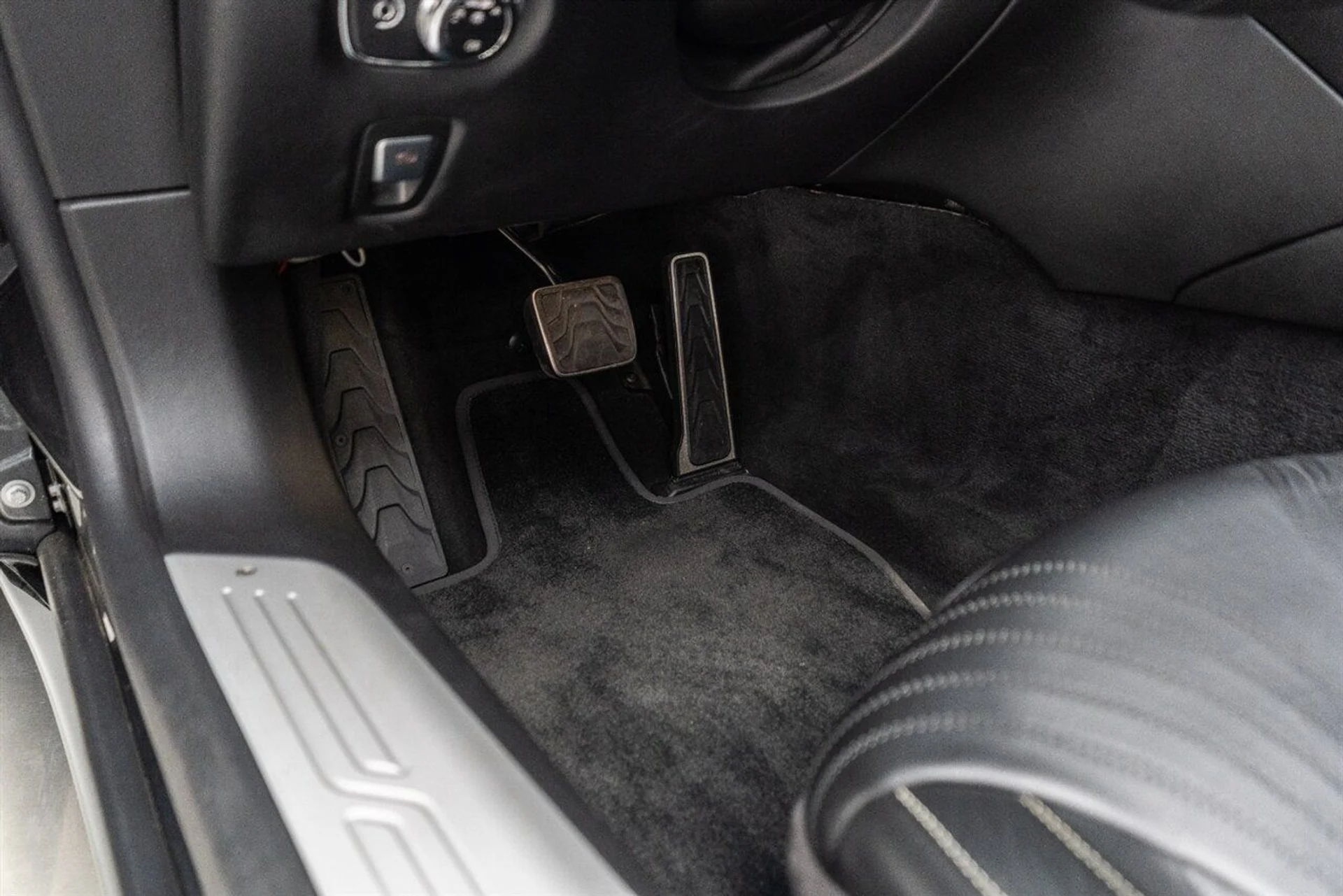 mph085_353090219_060bf361b9_1280_47d14e55d5