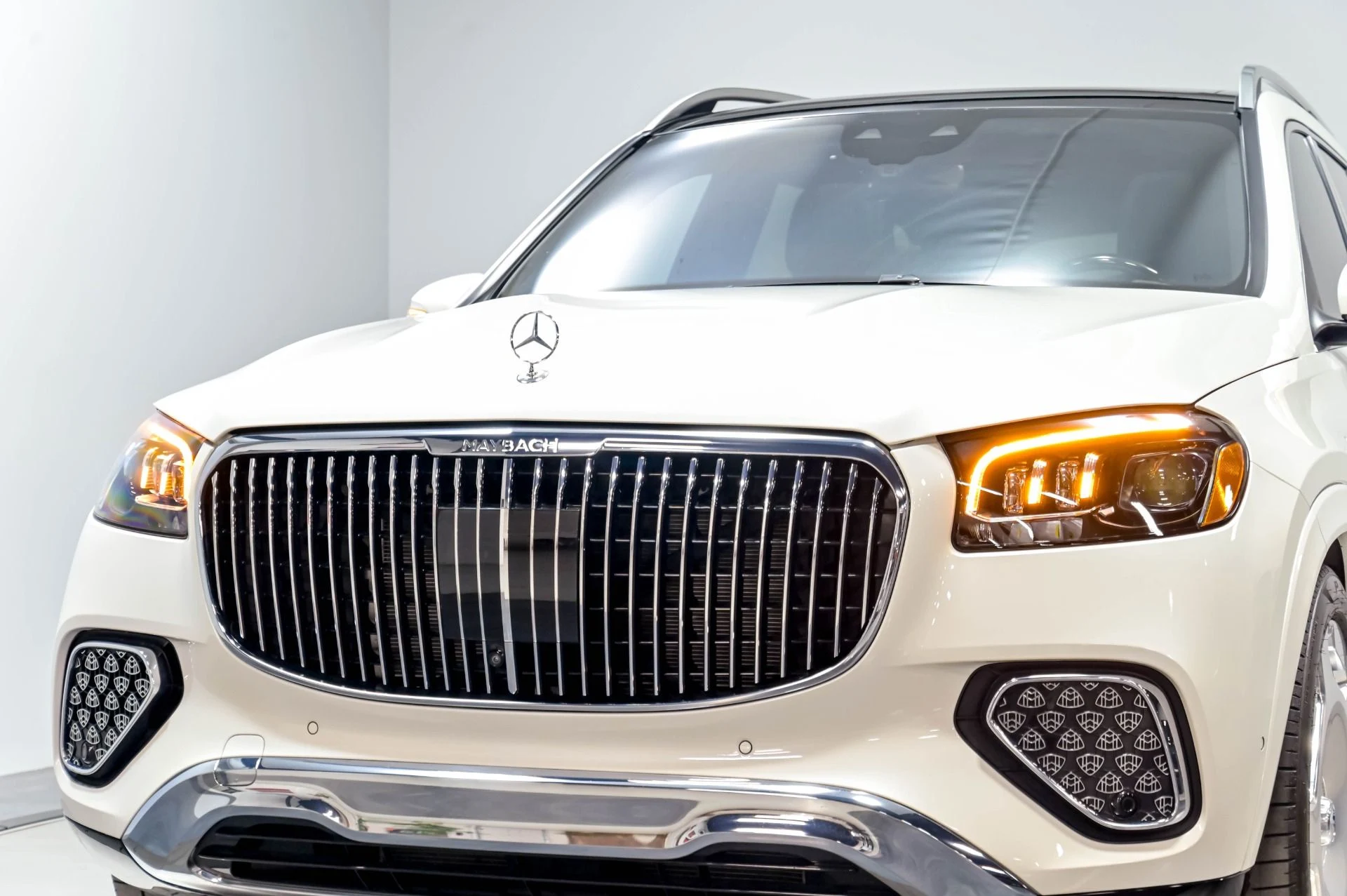 mph085_3612938728_Used_2024_Mercedes_Benz_GLS_Maybach_GLS_600_4_MATIC_1780345753_a3334efb39