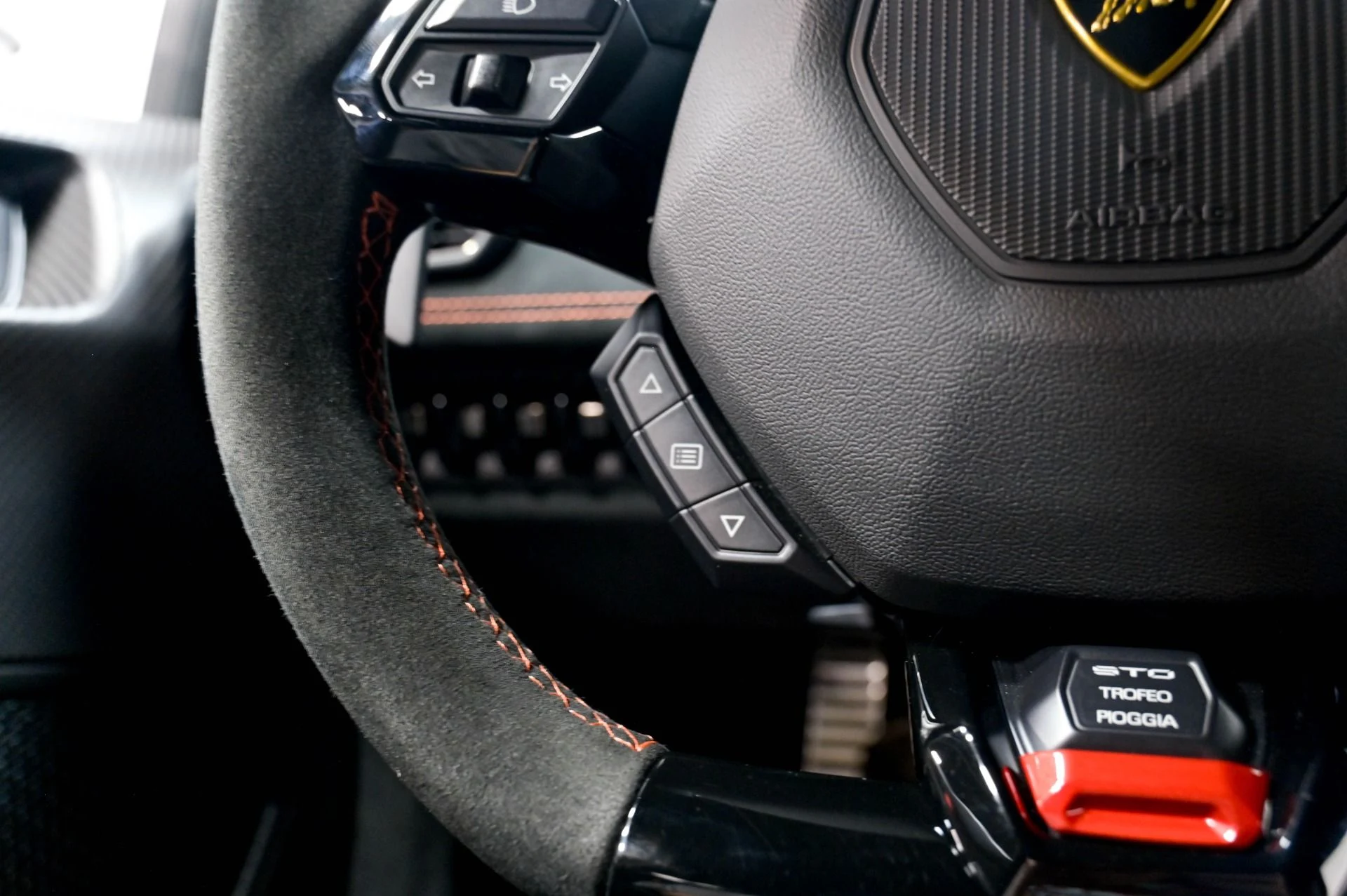 mph085_3657653360_Used_2023_Lamborghini_Huracan_STO_1782768591_47f5ec3ec8