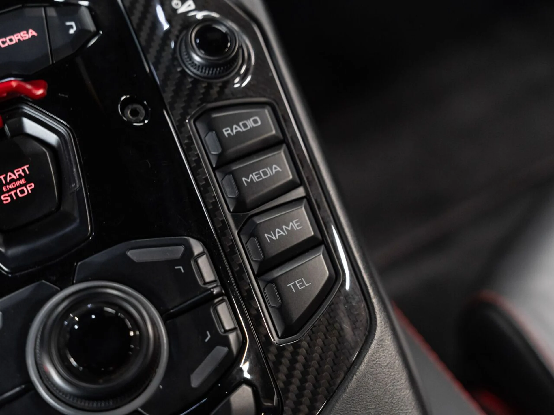 mph085_3733538902_lamborghini_aventador_2017_3f5a15dffc