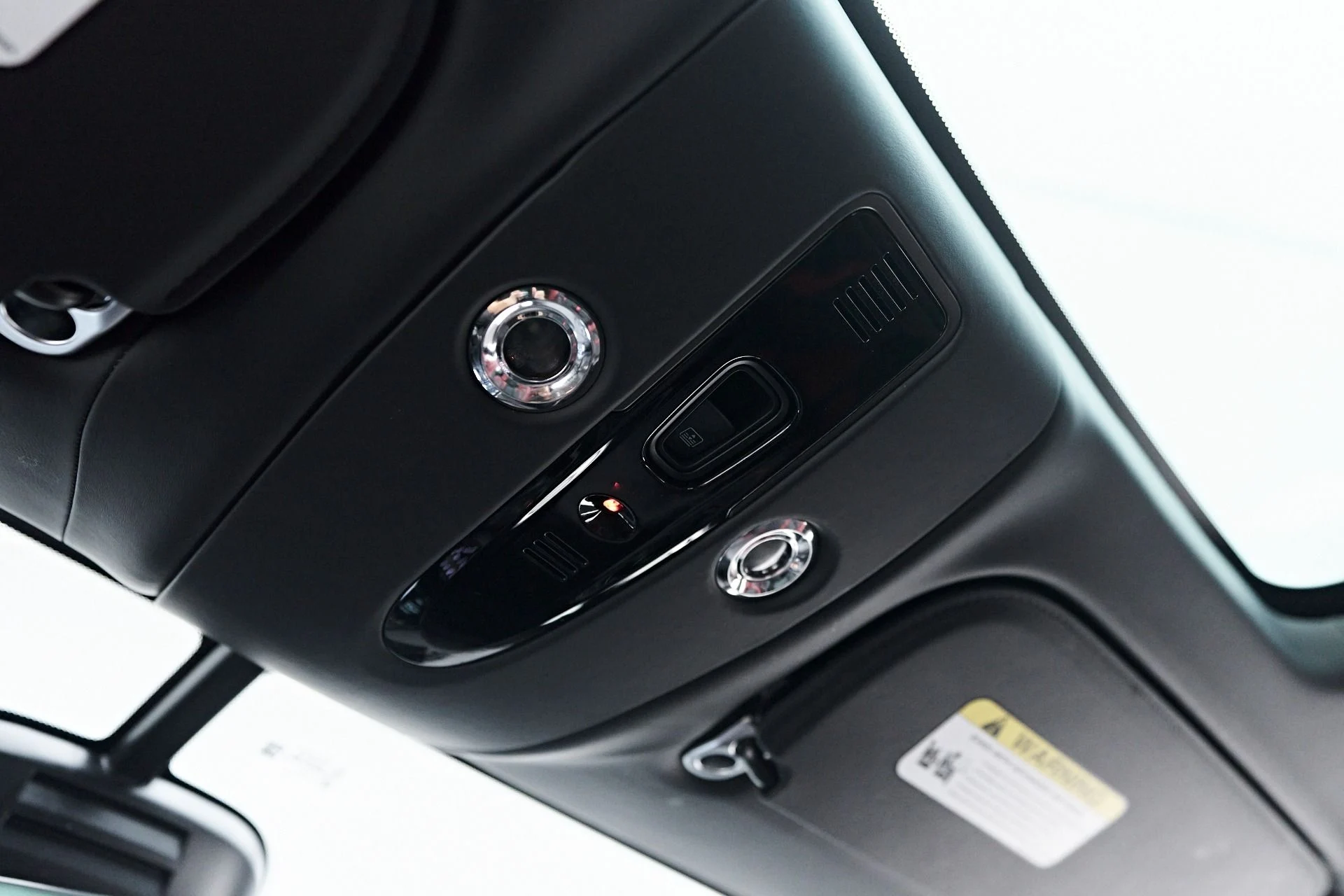 mph085_3803150320_Used_2023_Aston_Martin_DBX_707_1754786768_469482a464