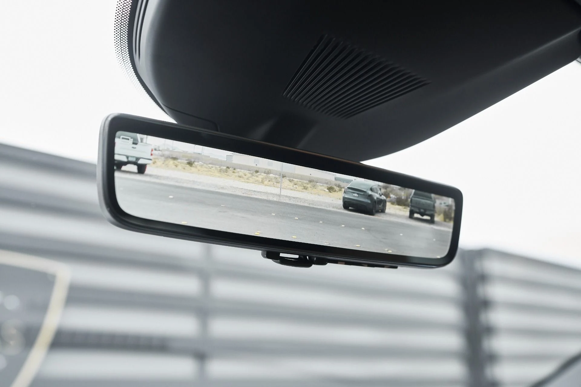 mph085_3915969391_Used_2025_Ferrari_Purosangue_1762993306_94ff41d096