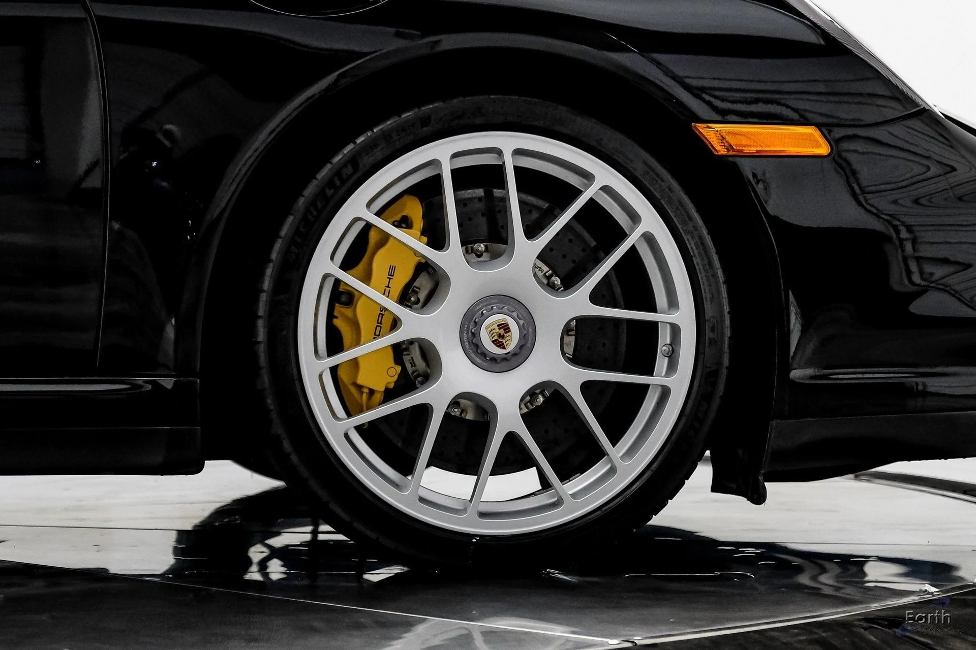 mph085_4078995440_fb79a17a834374515e4a9e65c15b2e1fx_2e3f279927