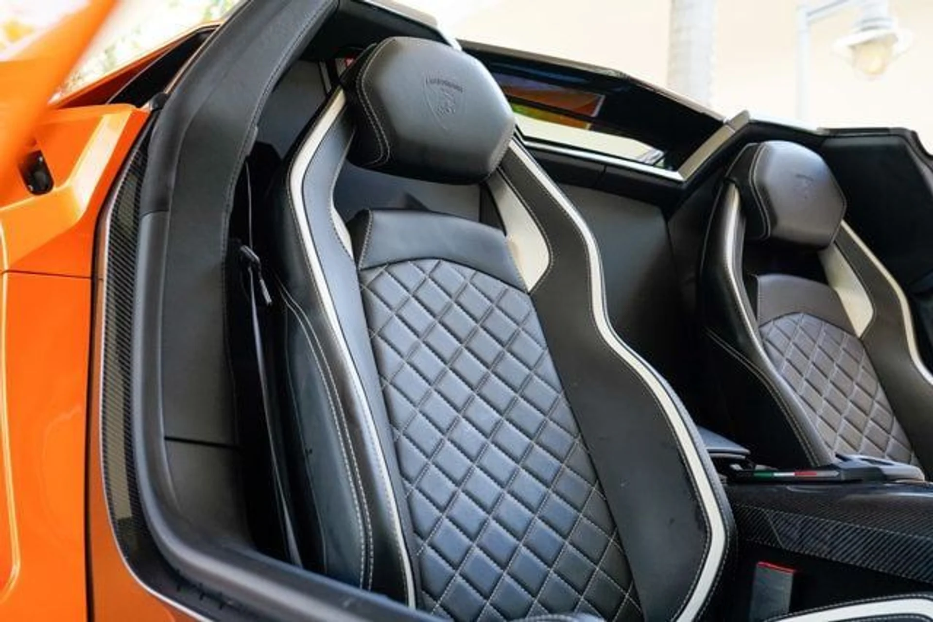 mph085_409958892_used_2018_lamborghini_aventador_sroadster_14354_22897283_86_640_c7ba5c8153