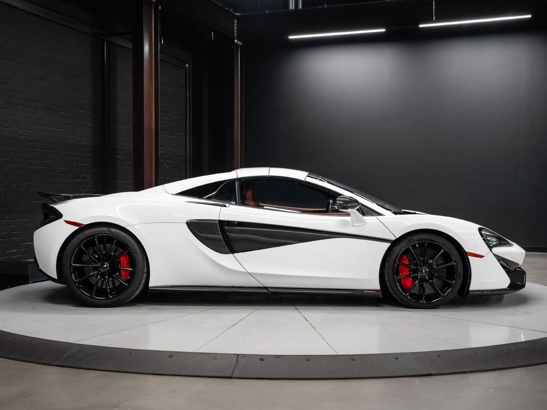 mph085_4141307601_mclaren_570s_2019_8ee60c9e55