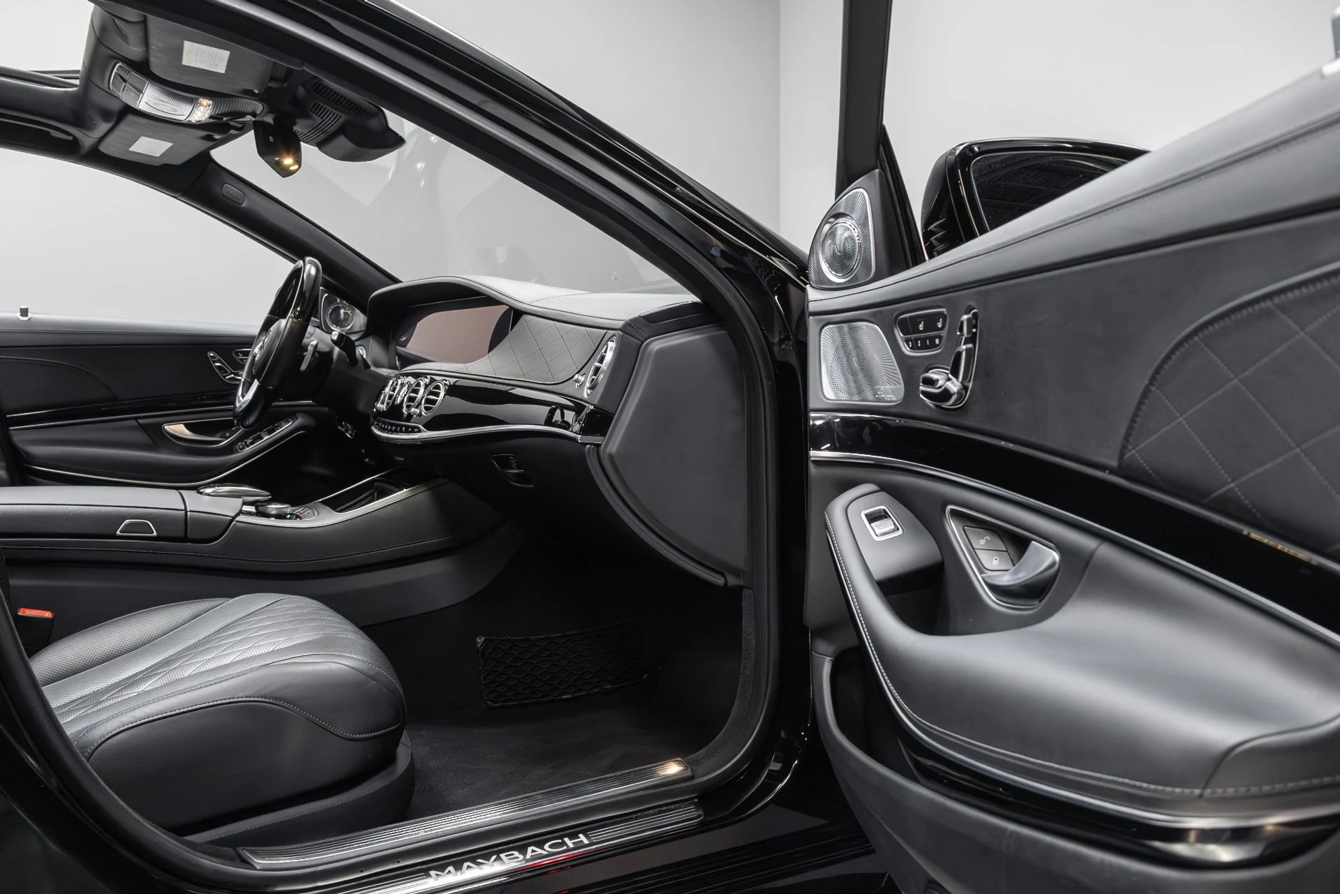 mph085_508489415_Used_2019_Mercedes_Benz_S_Class_Maybach_S_650_1763220907_e2744a1c22