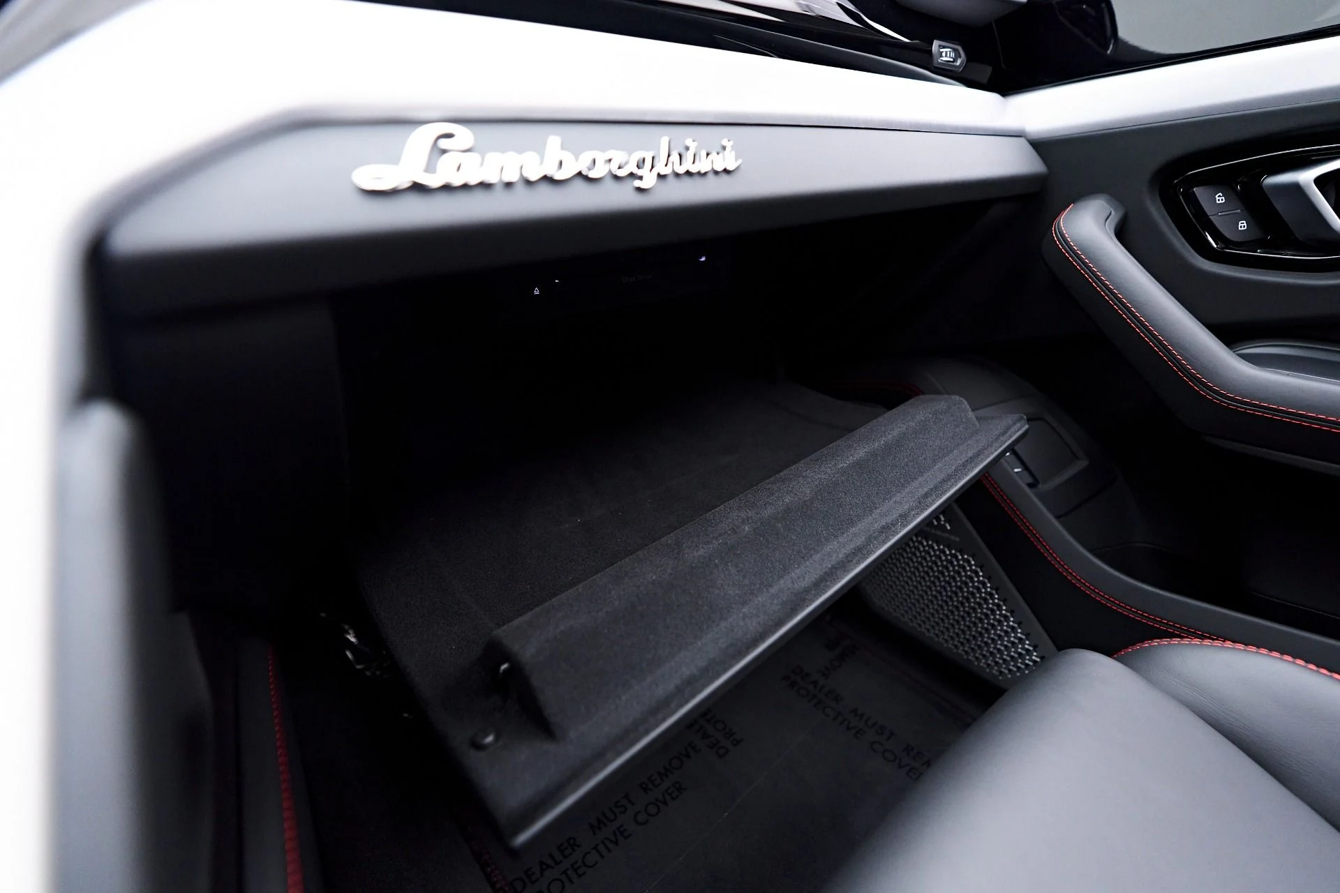 mph085_545684695_Used_2022_Lamborghini_Urus_1753311555_db6e527343