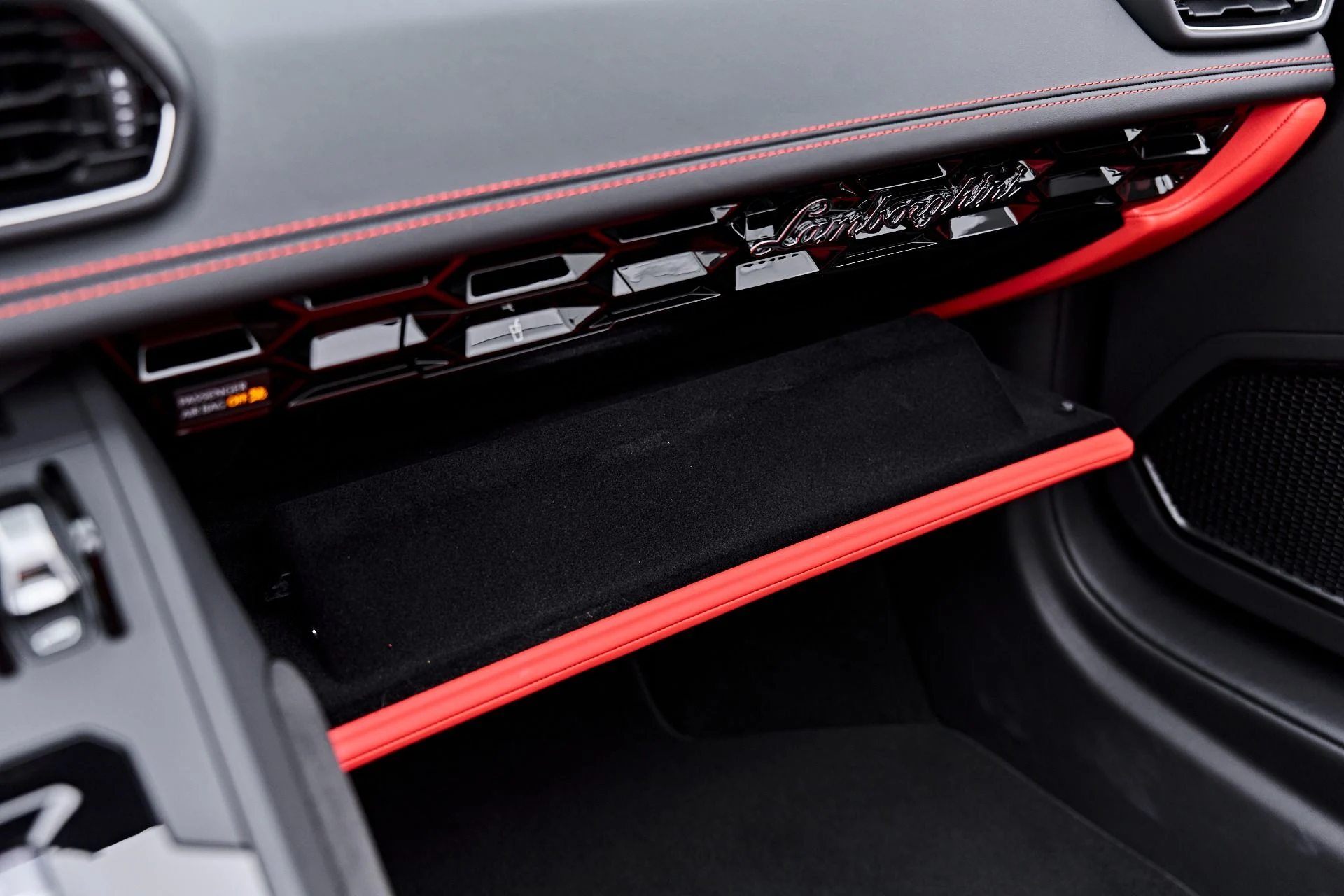 mph085_693601899_Used_2024_Lamborghini_Huracan_EVO_Base_1791337220_7210581b00