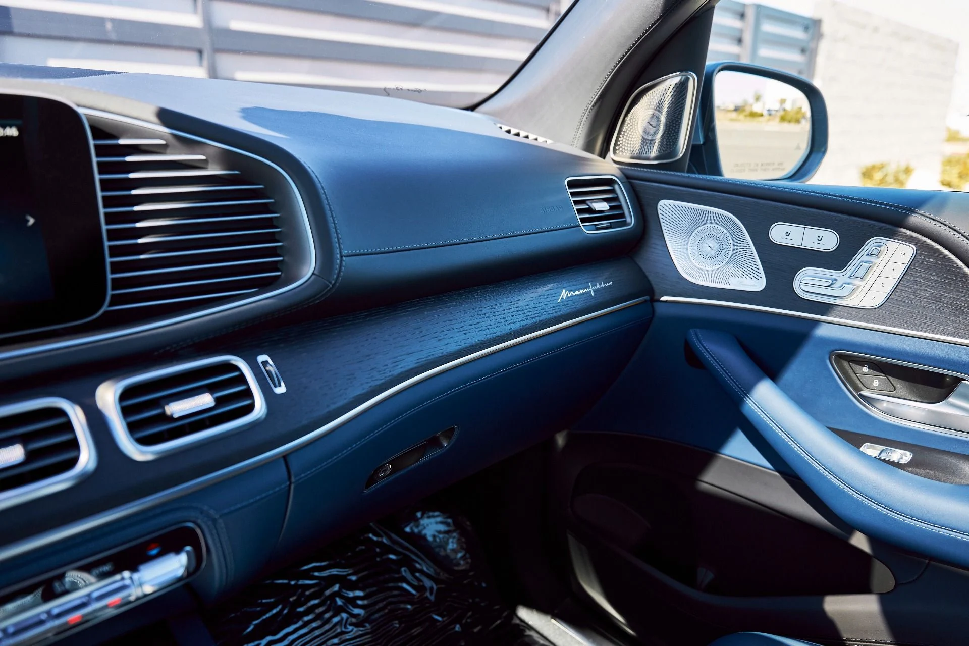 mph085_836863936_Used_2026_Mercedes_Benz_GLS_Maybach_GLS_600_1770697695_856547d058