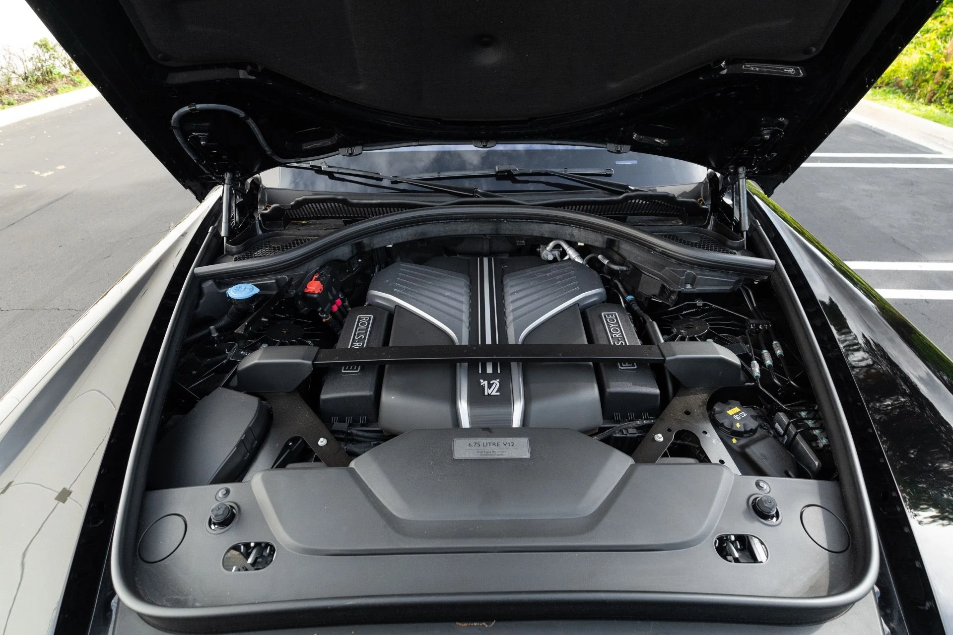 mph085_873423728_Used_2022_Rolls_Royce_Black_Badge_Cullinan_1776130970_f3a75d75c3