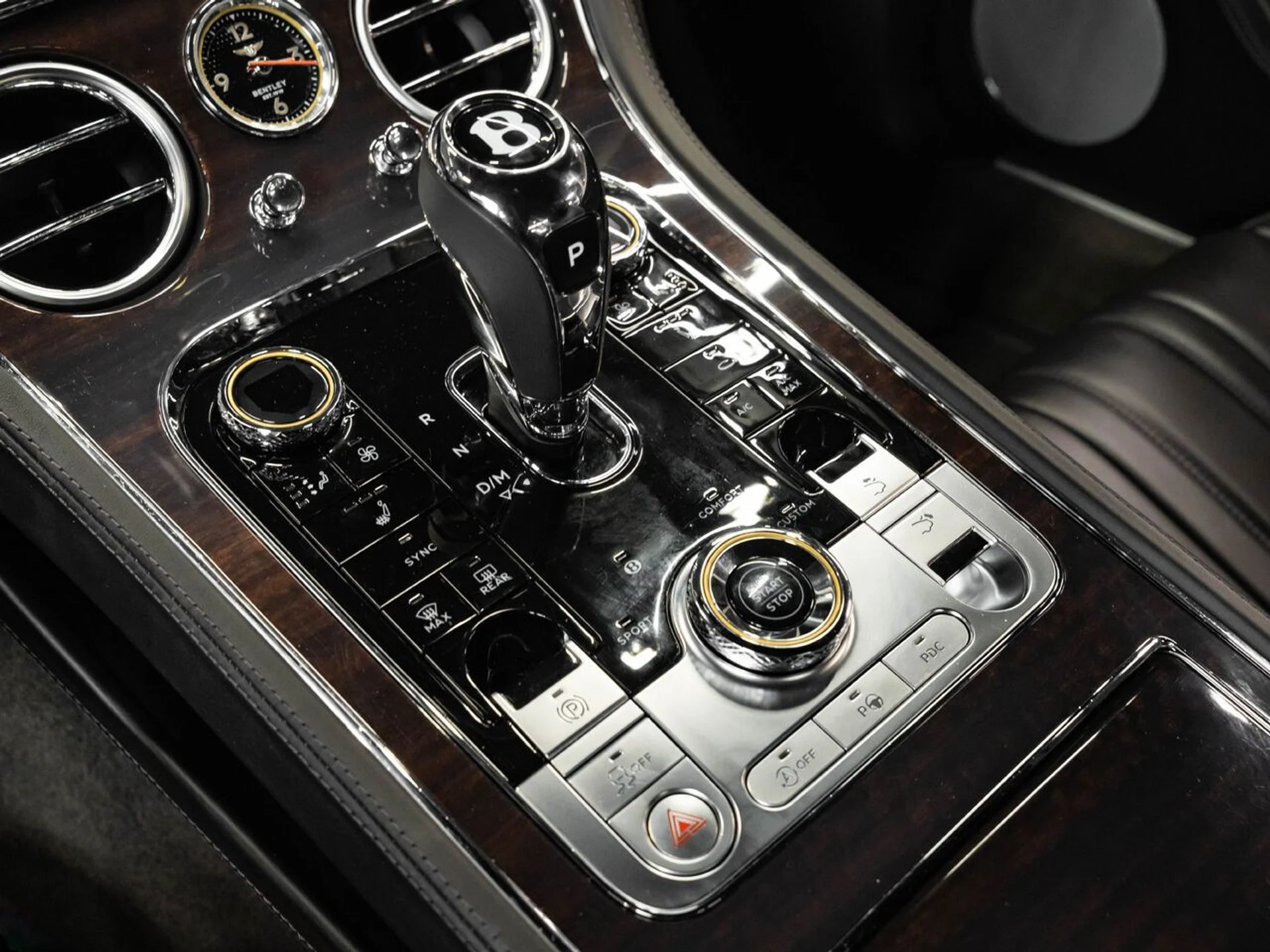 mph085_934400042_bentley_continental_2022_5bd3556da6
