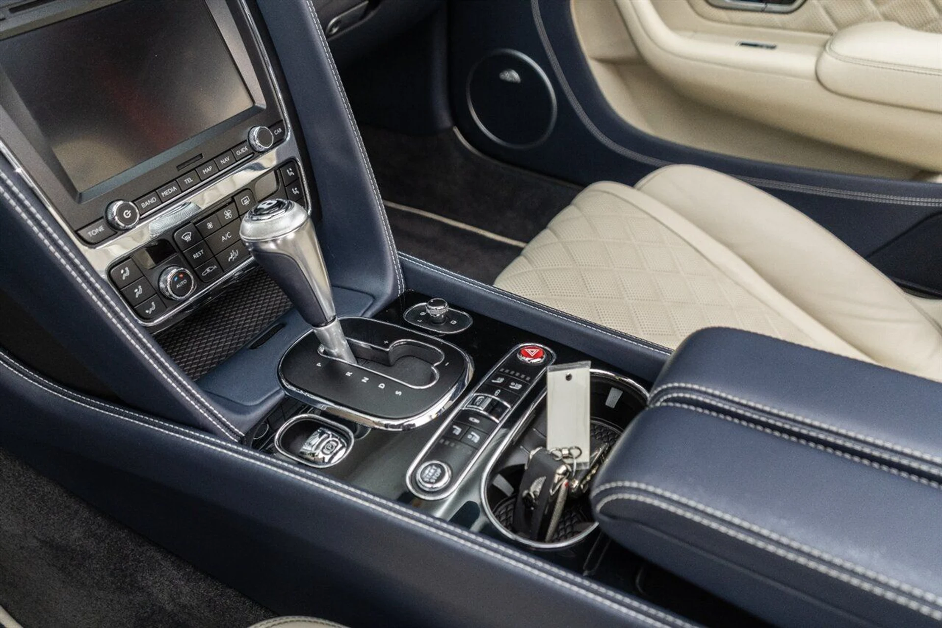 mph086_1248131859_9ee4db7758_1280_896fc5149a