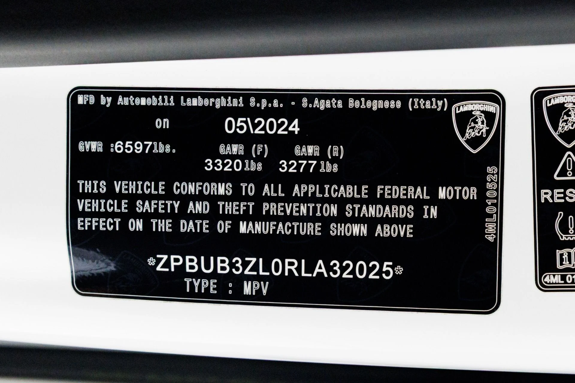 mph086_1435201733_Used_2024_Lamborghini_Urus_S_1788297644_e63905f000