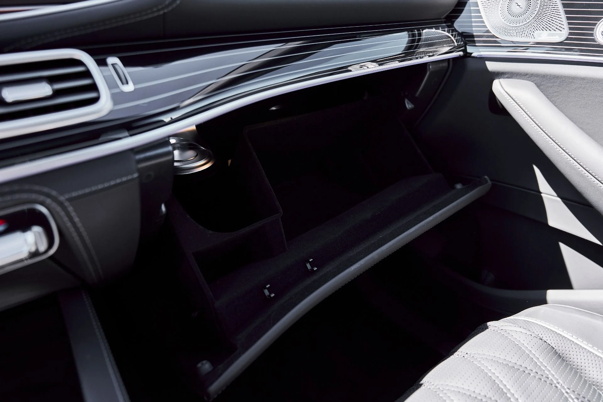 mph086_1493906419_Used_2026_Mercedes_Benz_GLS_Maybach_GLS_600_1776125357_aa3c5813ee