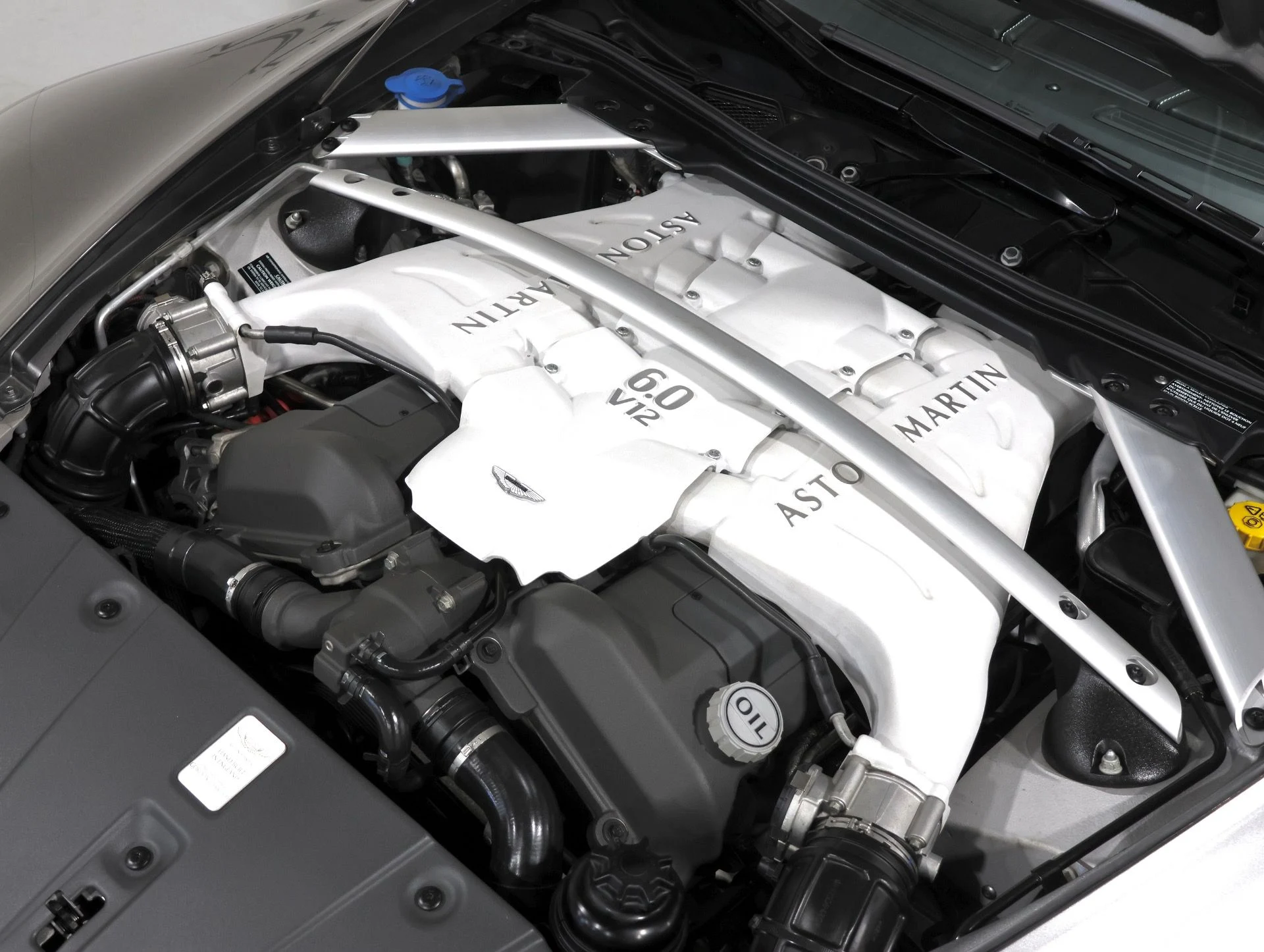 mph086_1570370828_Used_2012_Aston_Martin_V12_Vantage_Rare_6_Speed_Manual_Over_200_K_MSRP_20_K_In_Recent_Maintenance_1770845861_1dd94f8259