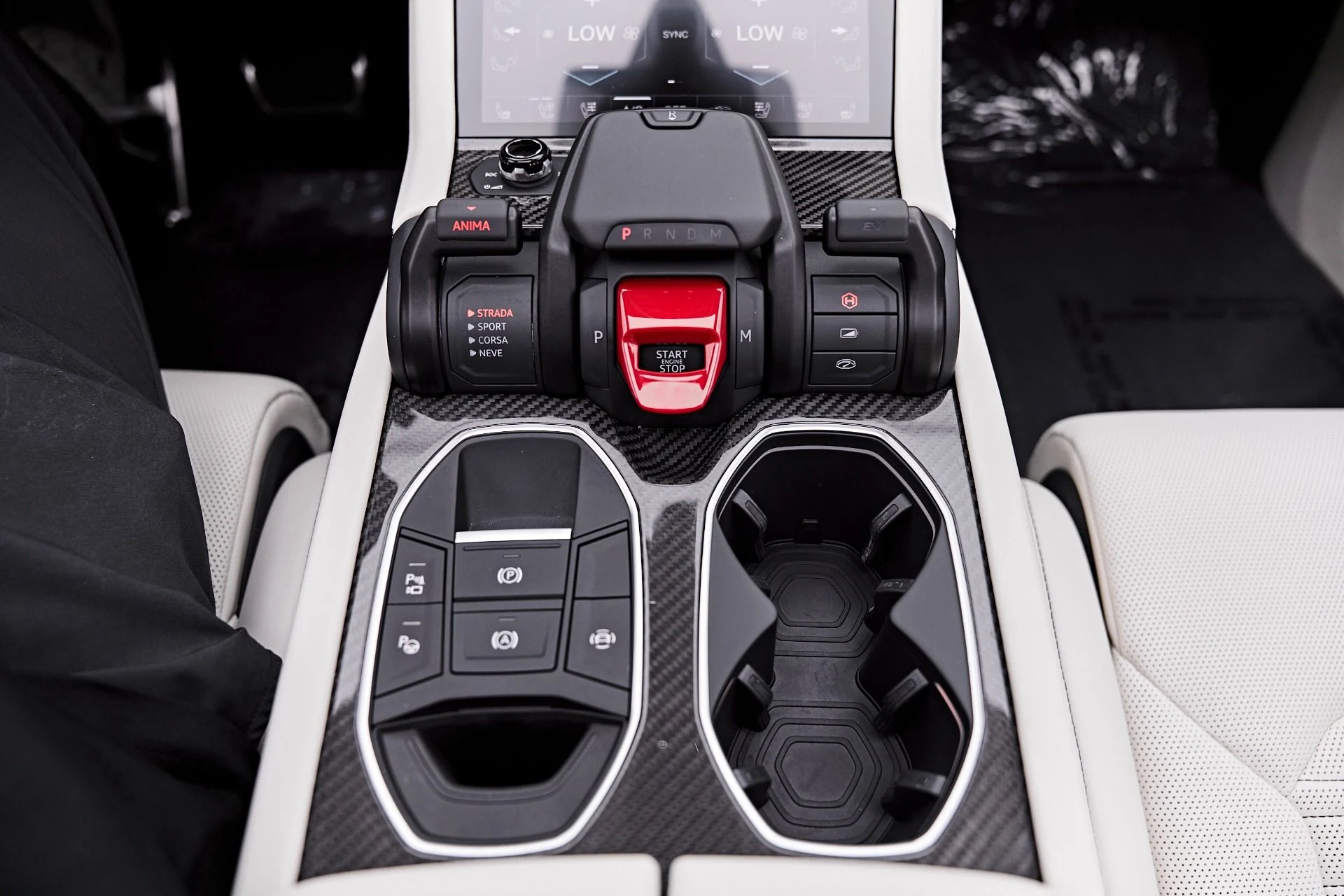 mph086_1632020309_Used_2025_Lamborghini_Urus_SE_1785259044_df9e2d7823