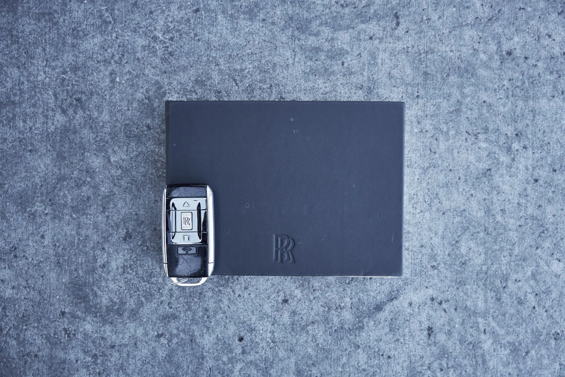 mph086_1674062508_Used_2021_Rolls_Royce_Cullinan_Base_1770692329_dbcf963431