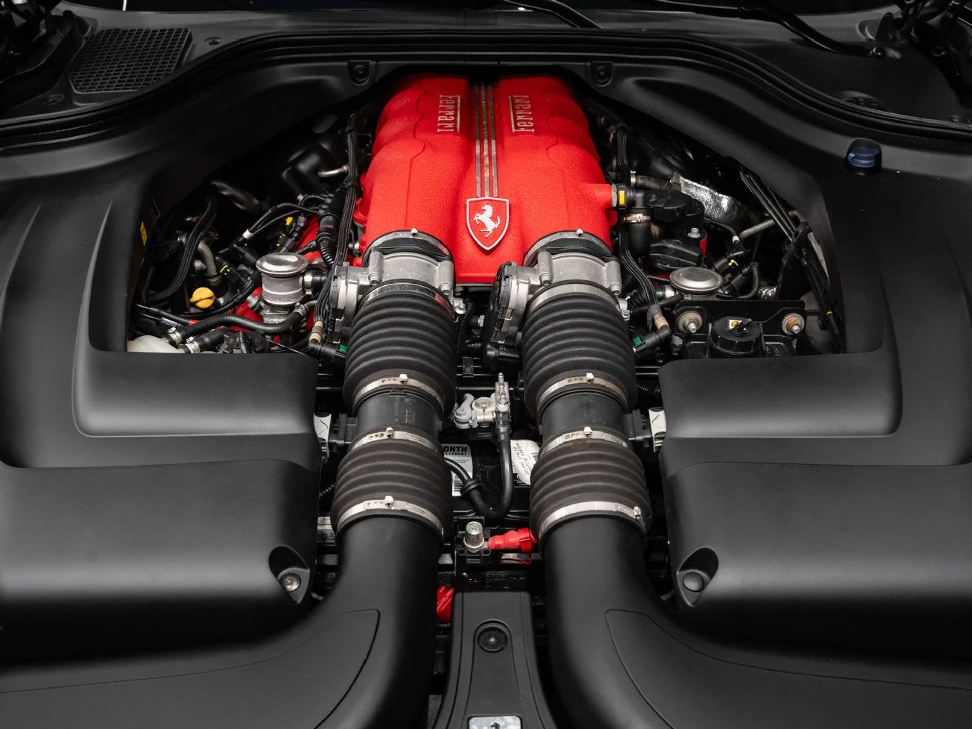 mph086_179834000_ferrari_california_2011_f5311b1666