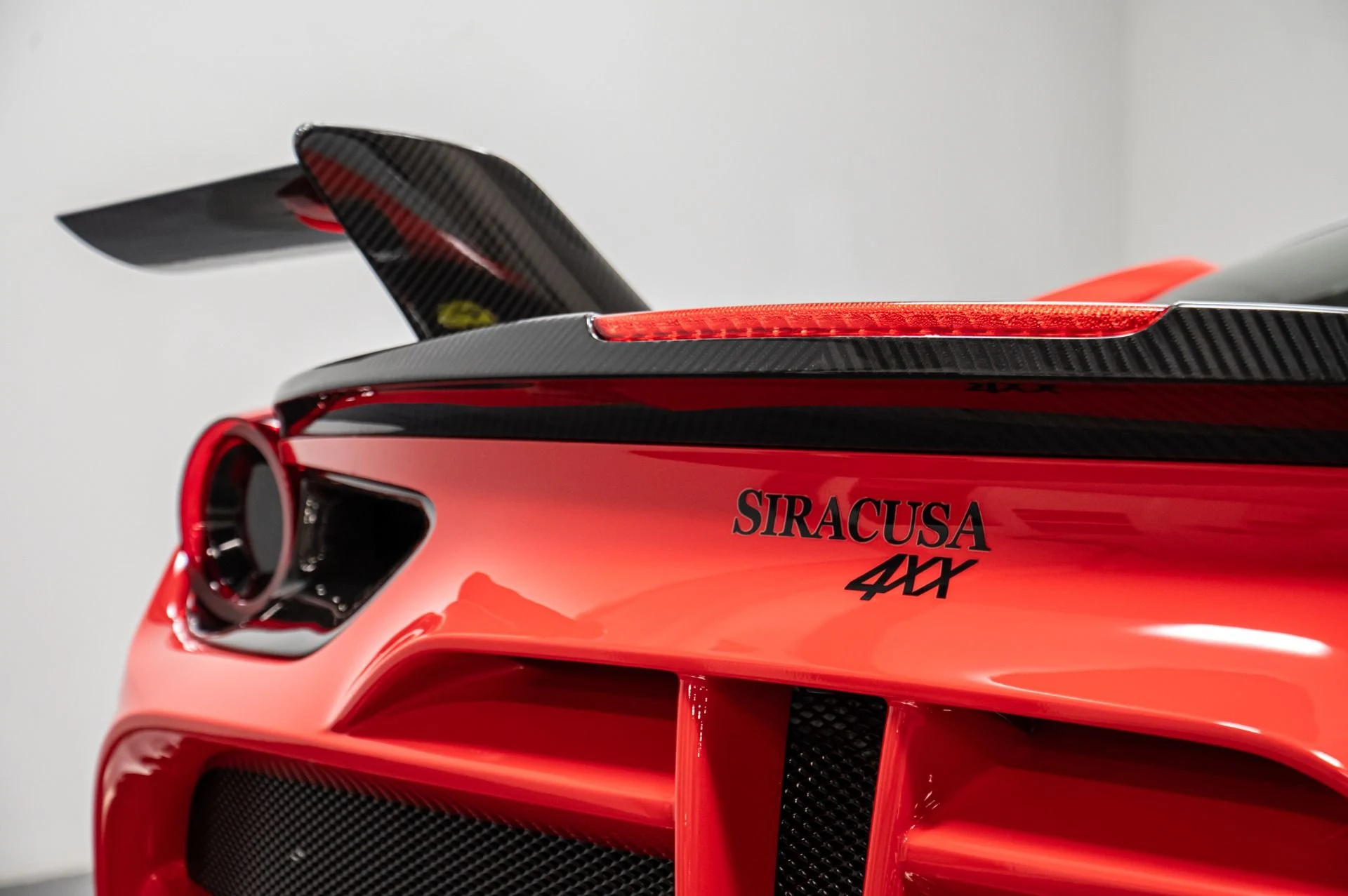mph086_1862107069_Used_2016_Ferrari_488_GTB_1747692594_e07b049080