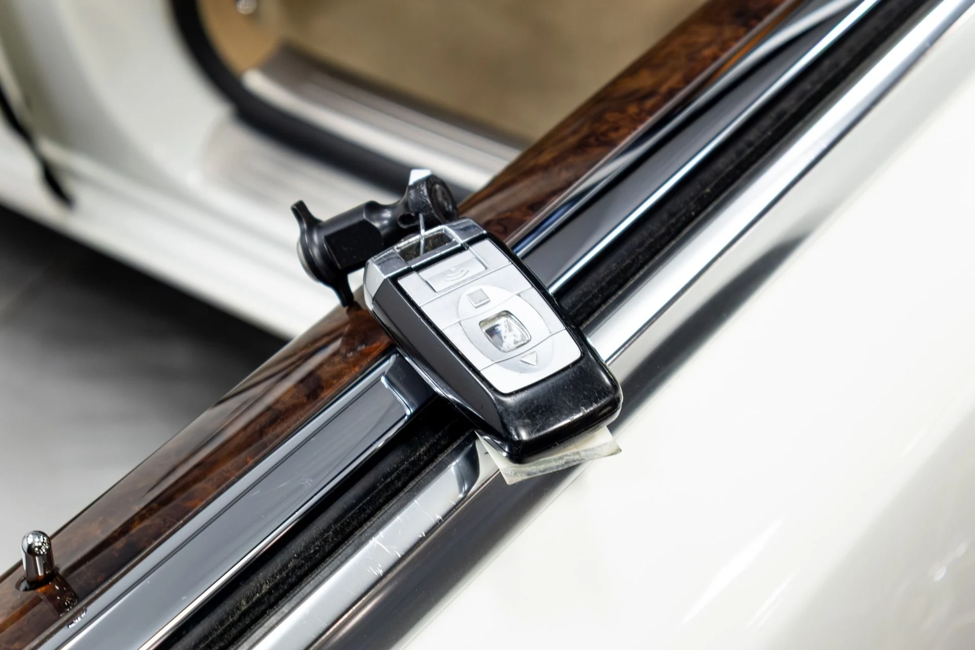 mph086_1879479124_Used_2017_Rolls_Royce_Ghost_1774888920_dd7aca97a4