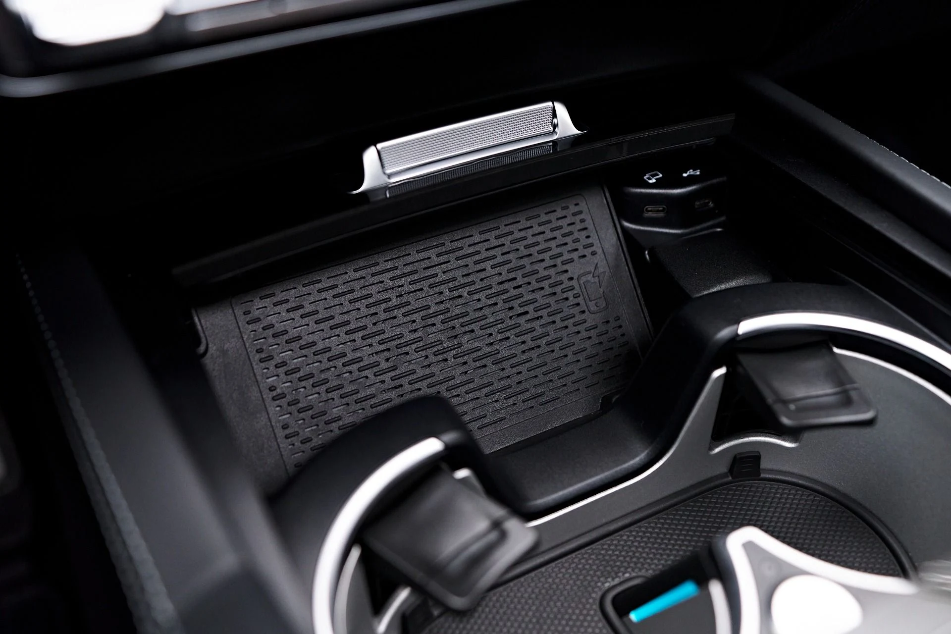 mph086_1947757201_Used_2023_Mercedes_Benz_GLS_Maybach_GLS_600_1762799282_ae034fe9ea