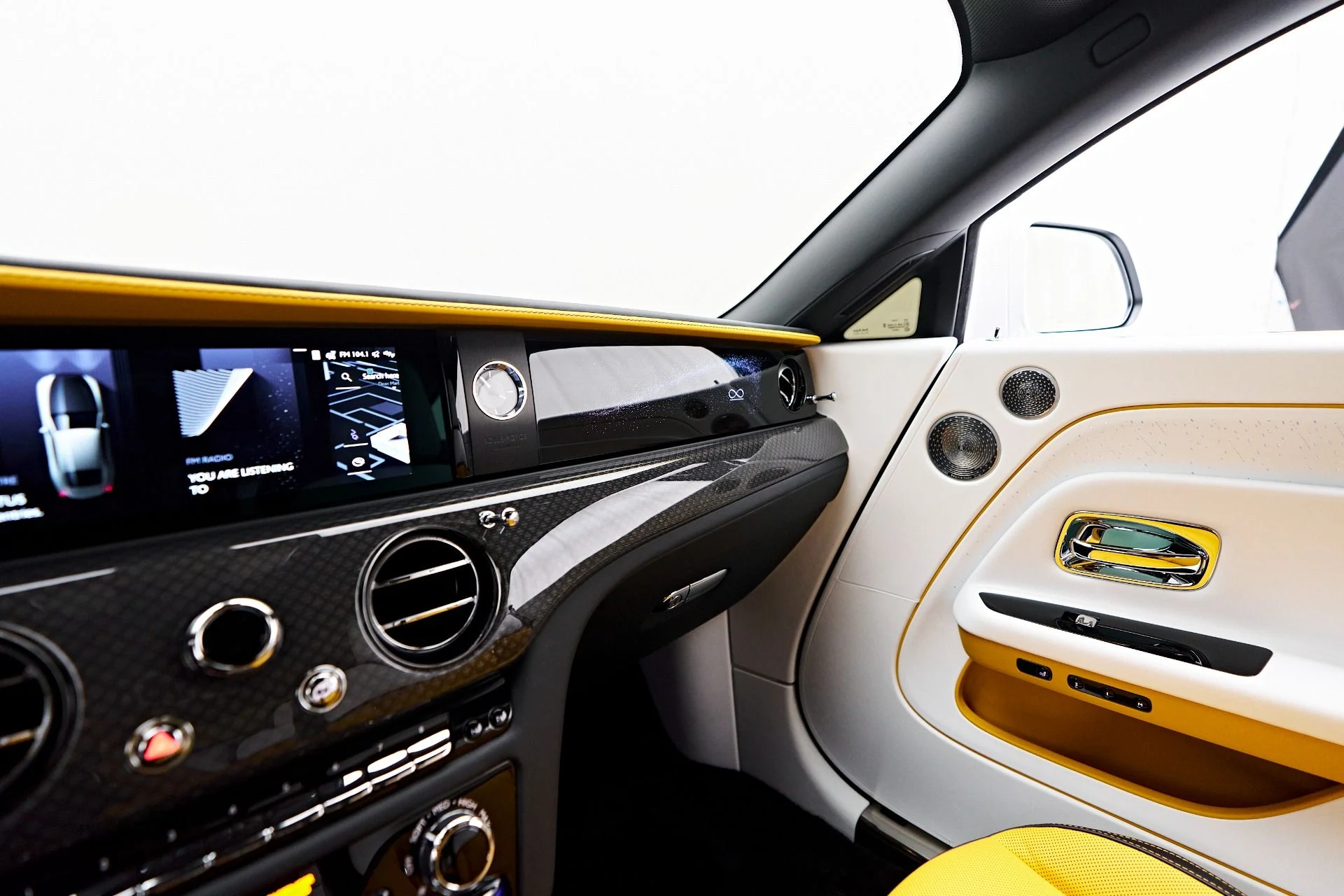 mph086_2054993659_Used_2025_Rolls_Royce_Spectre_Base_1753213338_116abb4954