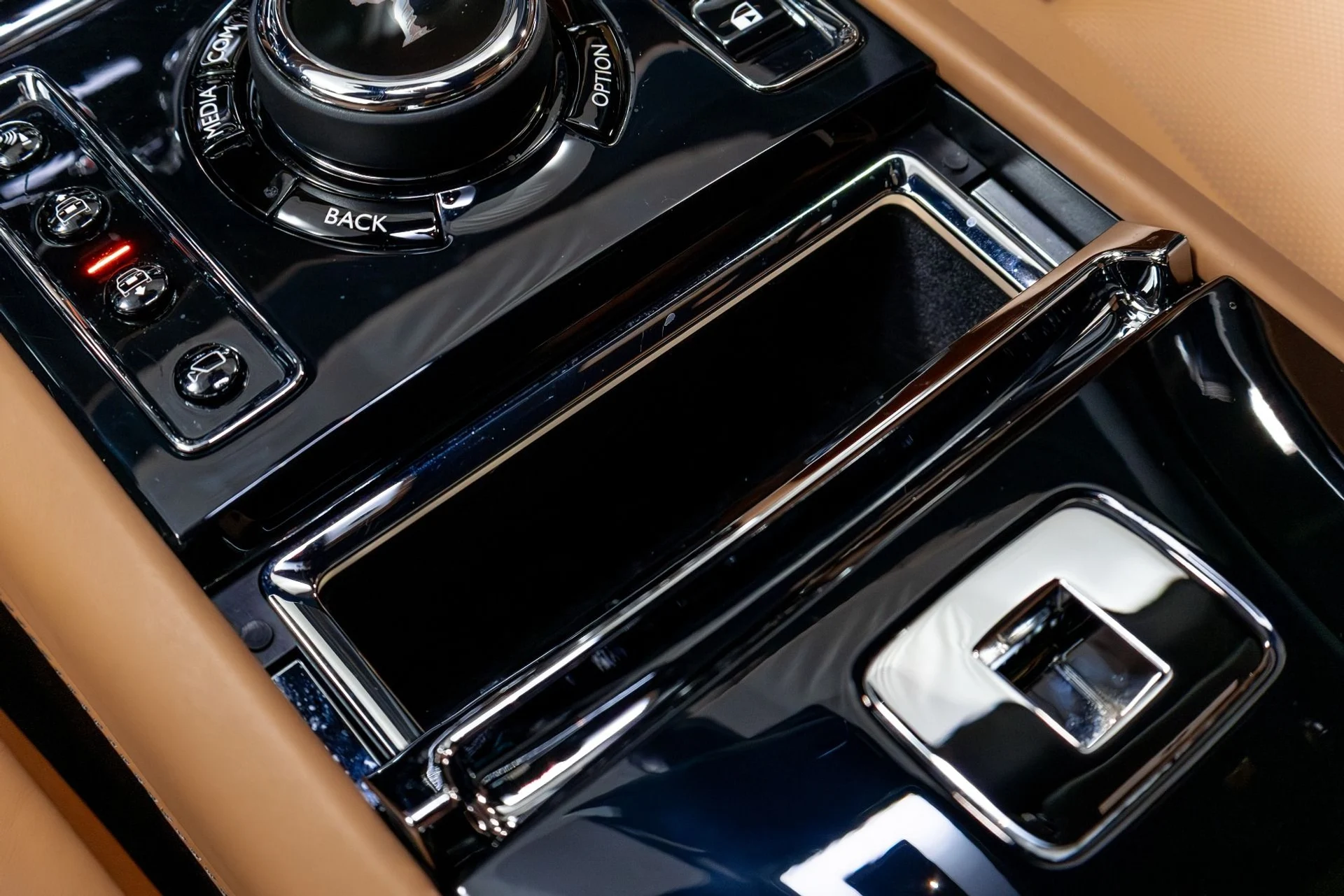 mph086_2070392889_Used_2022_Rolls_Royce_Ghost_1776785010_22c6bf8365