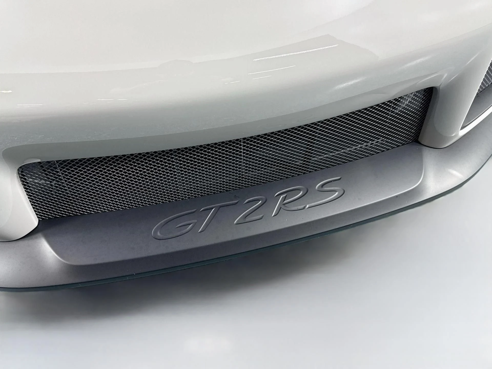 mph086_2140385341_Used_2018_Porsche_911_GT_2_RS_1790873212_390cf3b467