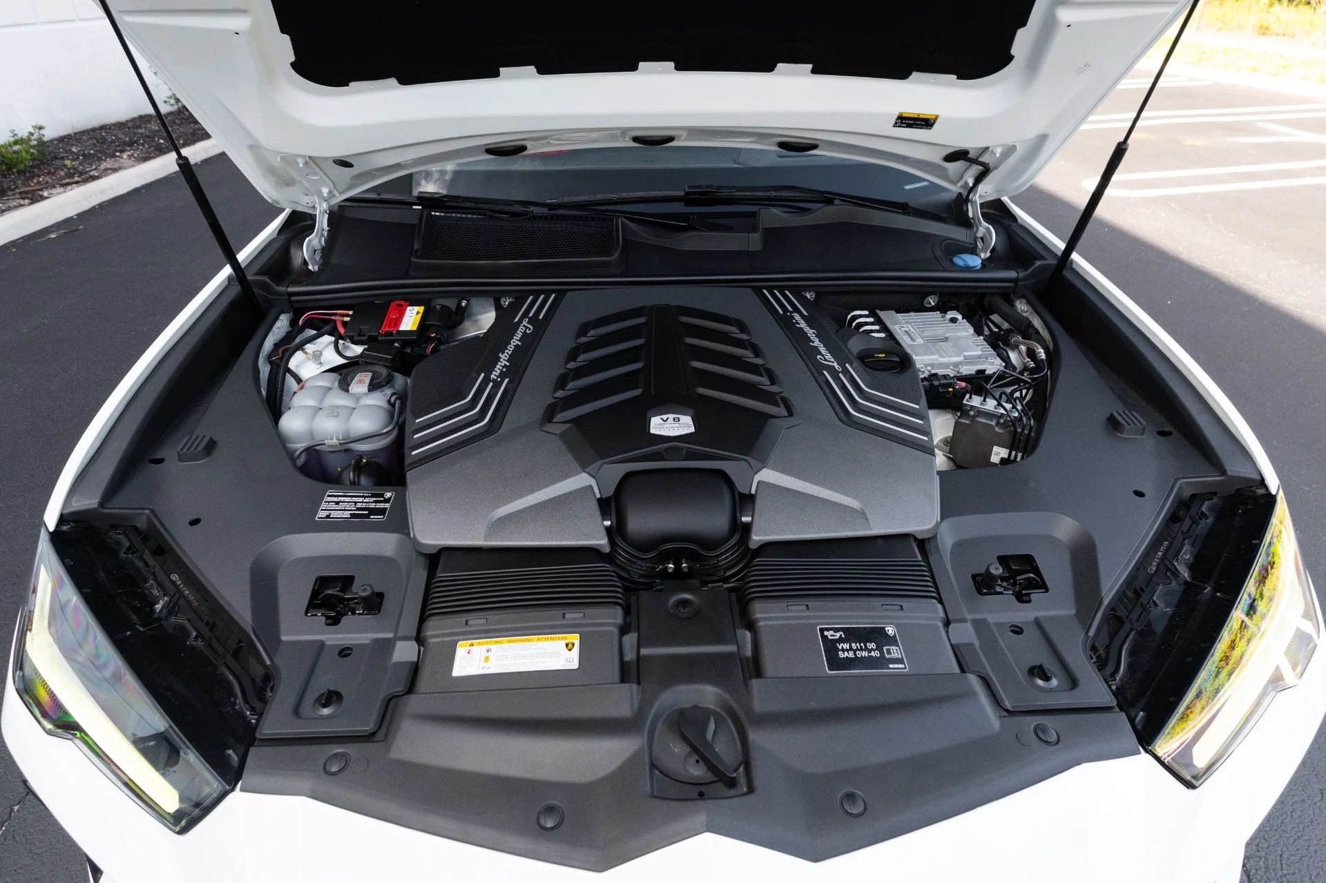 mph086_231201480_Used_2022_Lamborghini_Urus_1778780626_c92257ee45