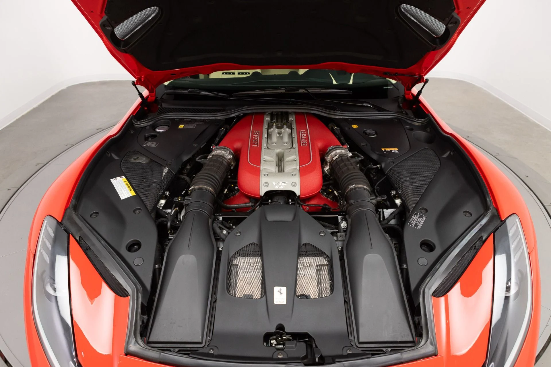 mph086_2315007431_Used_2018_Ferrari_812_Superfast_1775055143_8328ba2f4e