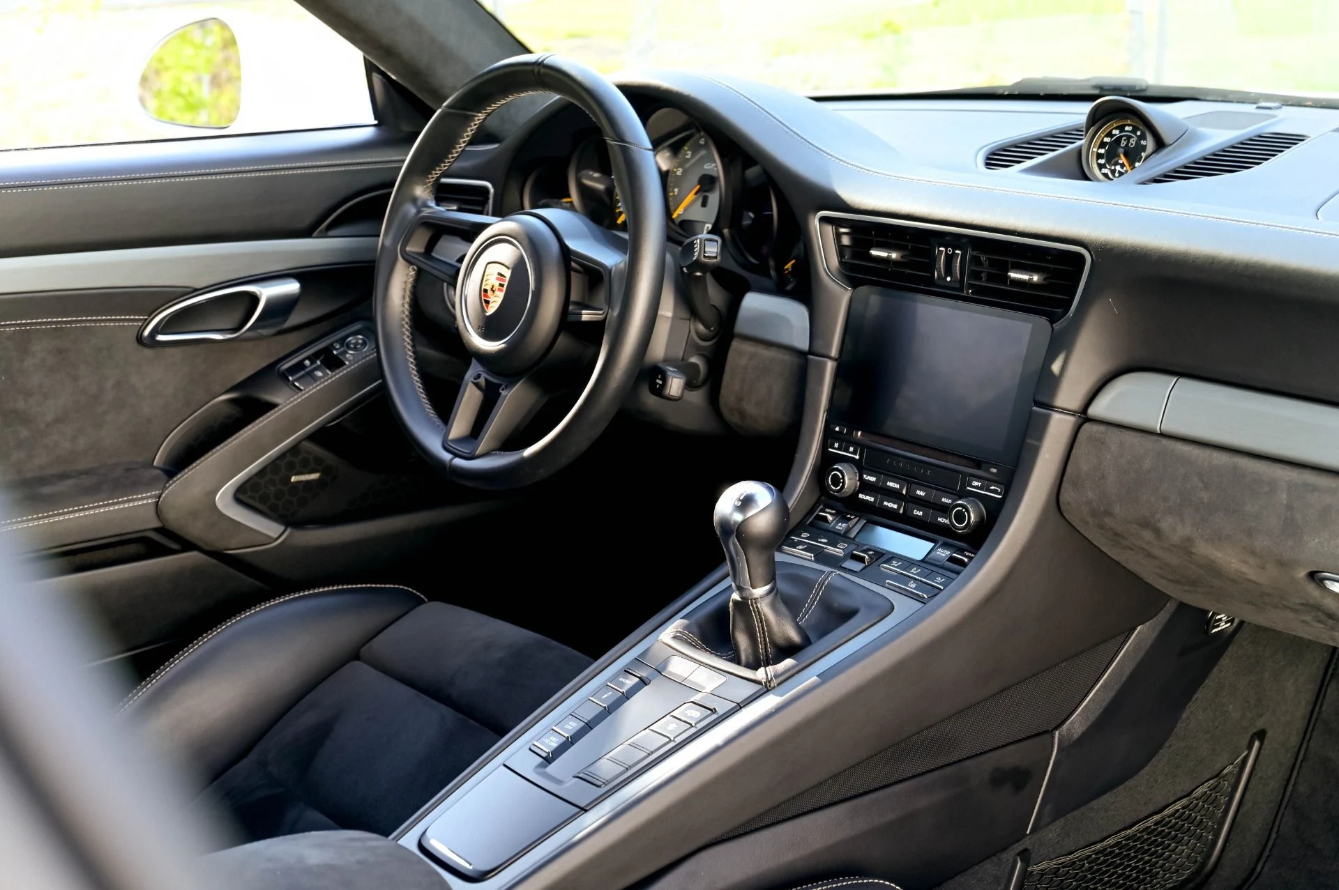 mph086_232734213_Used_2018_Porsche_911_GT_3_1778195447_776be296b3