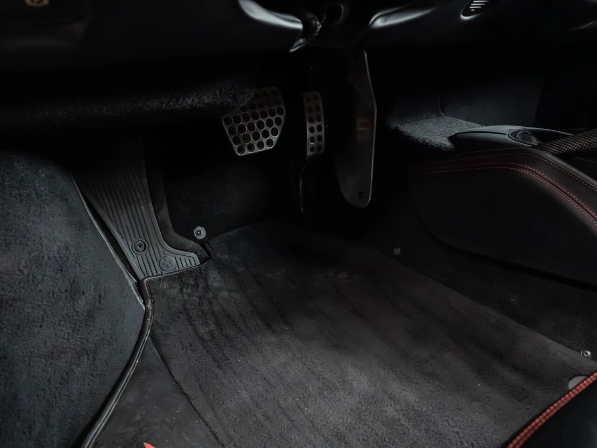 mph086_2388296437_ferrari_488_gtb_2017_7163c6c4d4