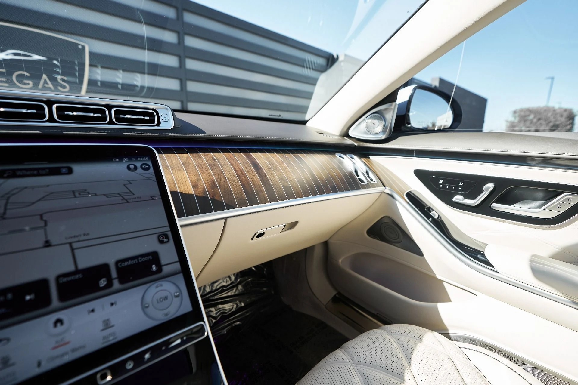 mph086_241285239_Used_2025_Mercedes_Benz_S_Class_Maybach_S_680_1761611198_5a4cfad8b1