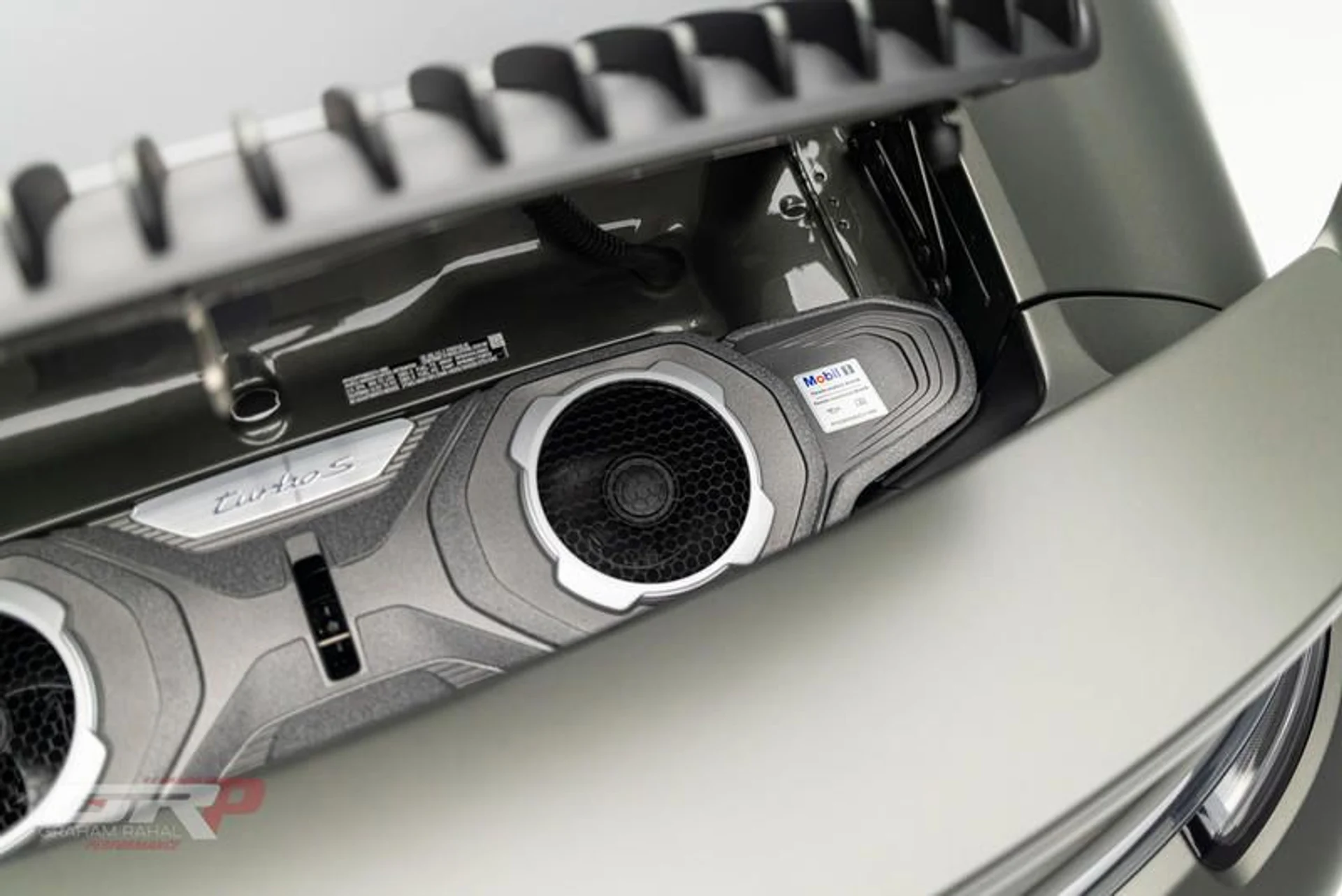 mph086_2624475607_37184_E74_A373_469_F_A864_69315_AFE_6_F1_E_3f53275758