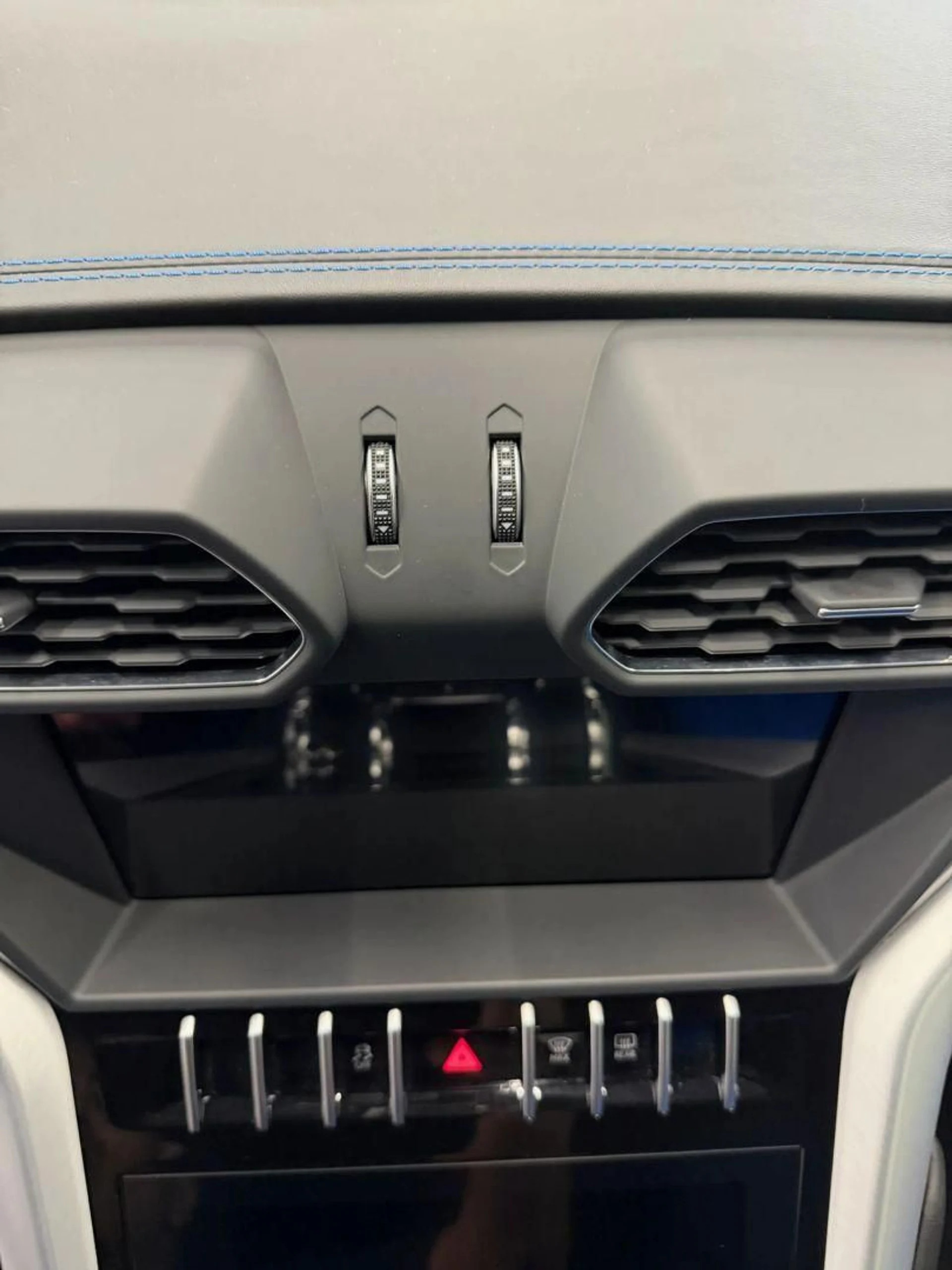 mph086_2926126196_Used_2019_Lamborghini_Urus_Sport_Utility_4_D_1784105718_5cc88197e5