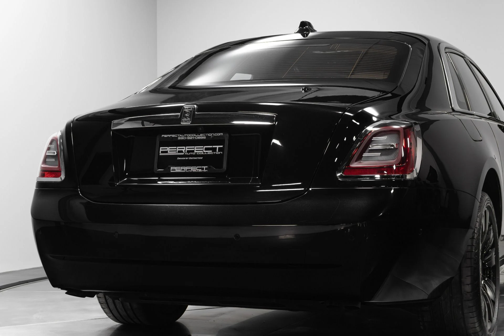 mph086_2952332672_Used_2022_Rolls_Royce_Ghost_1767138760_ef0086e71f