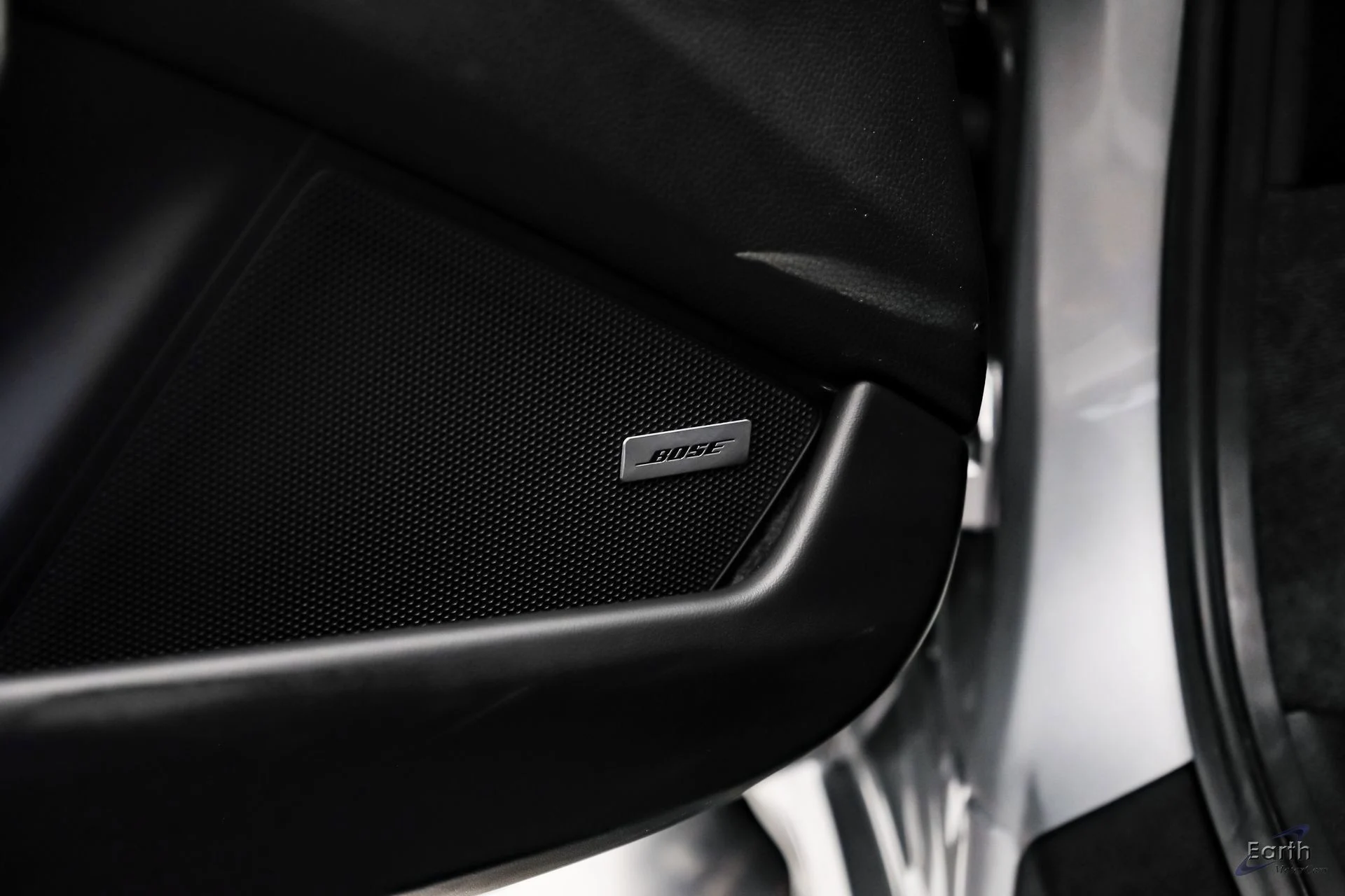 mph086_3078564028_2a61129d2366406fc9f115f9fdc62af4x_2c1190dbd1