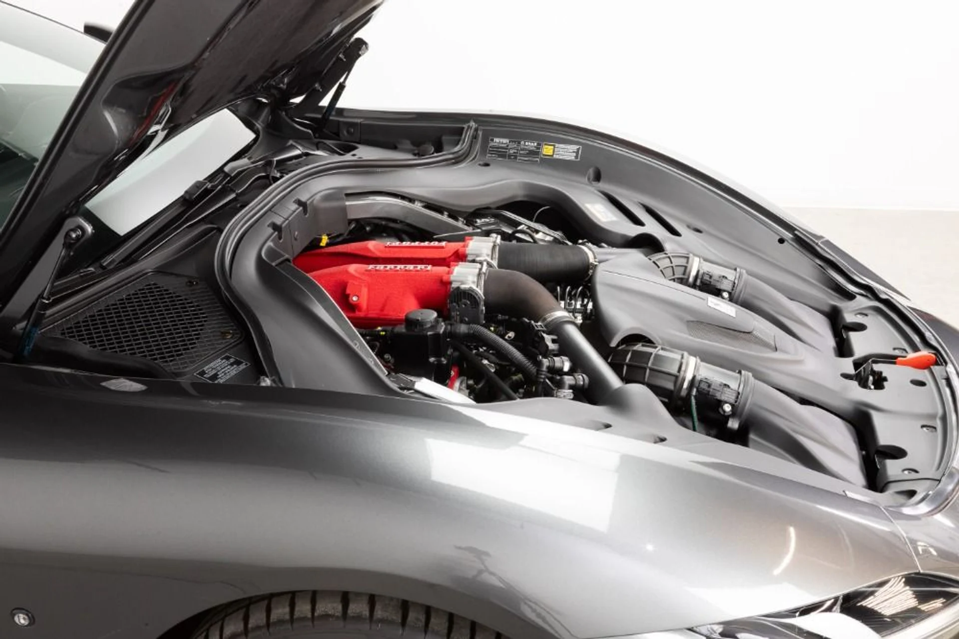 mph086_3154343289_Used_2024_Ferrari_Roma_Spider_a8a7f00872