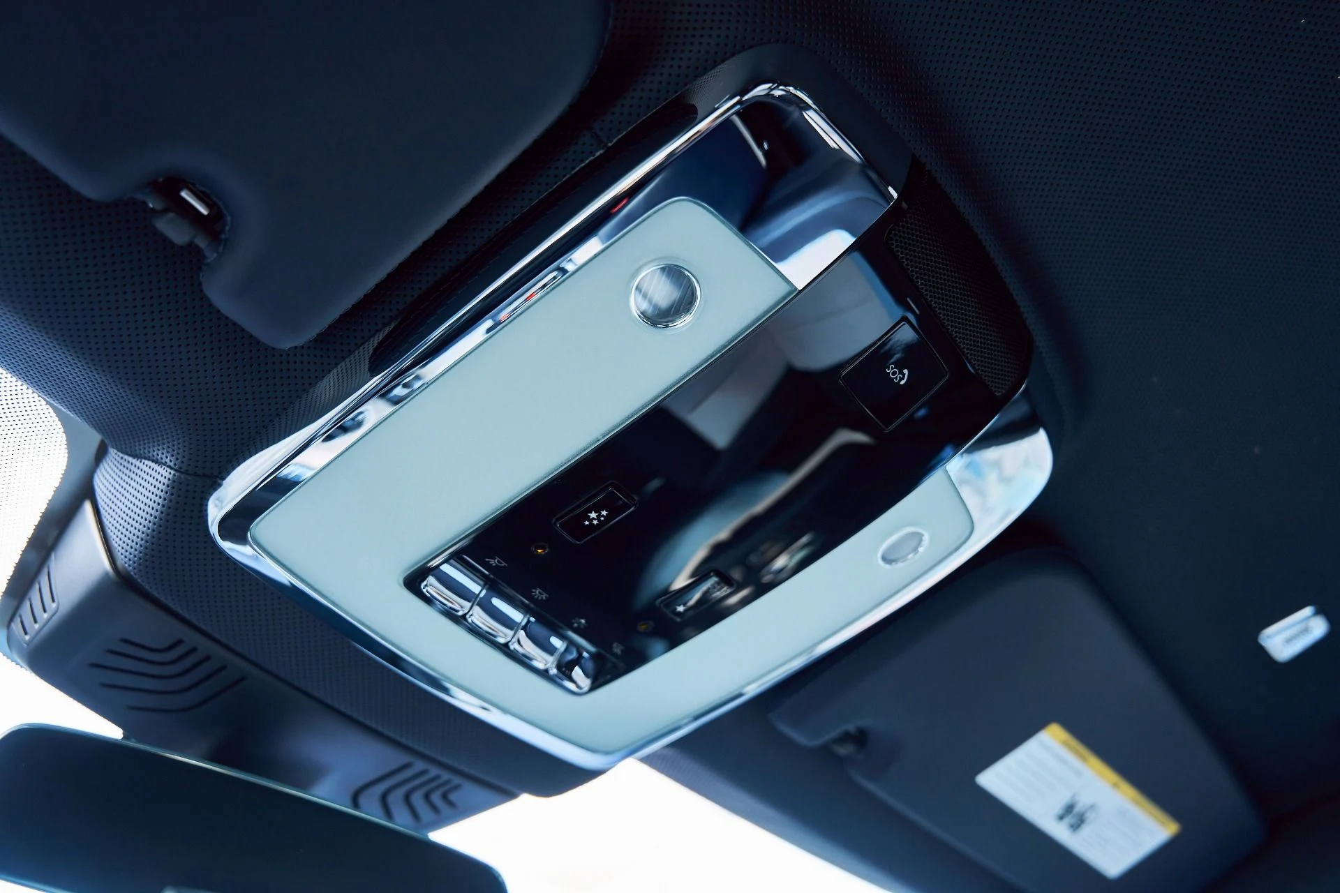 mph086_3431570685_Used_2022_Rolls_Royce_Cullinan_Base_1767400194_1072a5f795