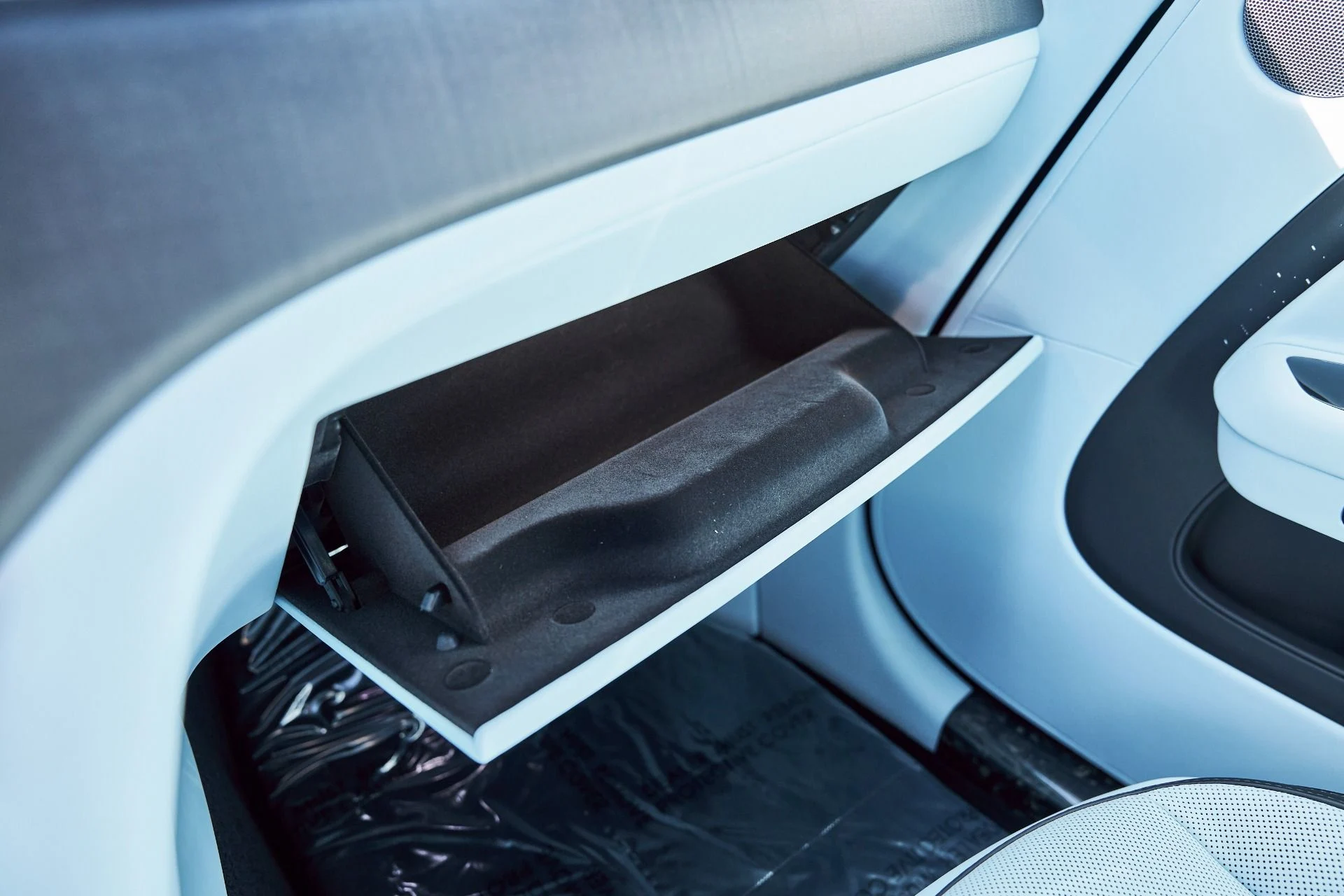 mph086_3655425523_Used_2025_Rolls_Royce_Spectre_Base_1773452622_70906fb762