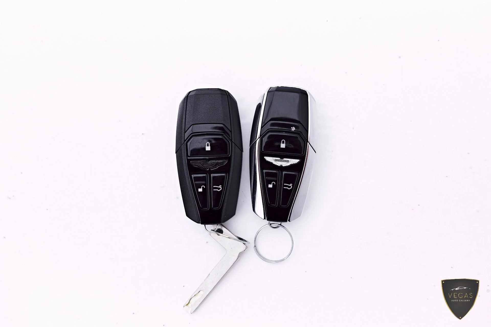 mph086_3668865250_Used_2021_Aston_Martin_Vantage_Base_1785210169_433889f203