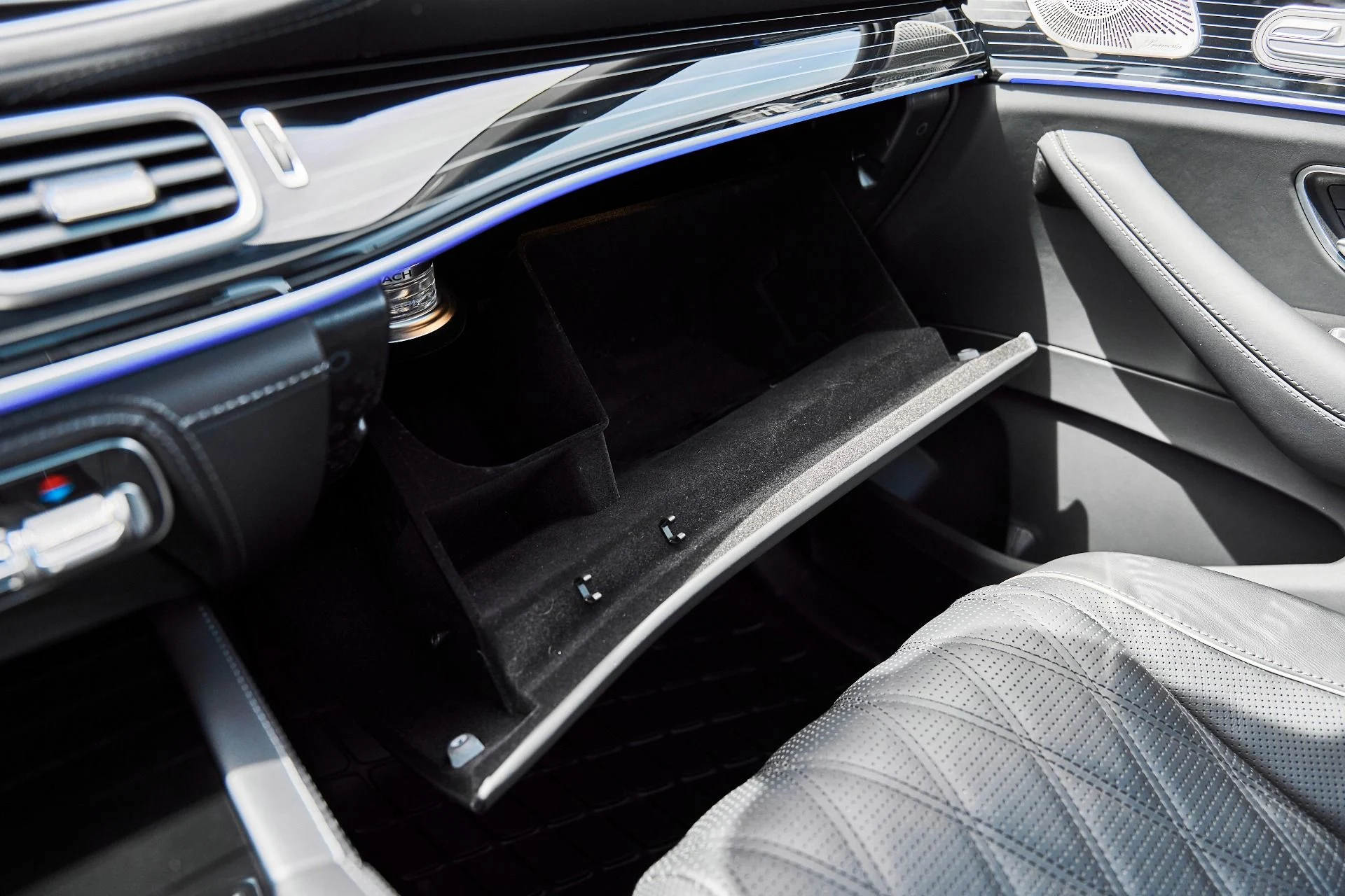 mph086_3722958673_Used_2024_Mercedes_Benz_GLS_Maybach_GLS_600_1776550712_d0962e4dc0