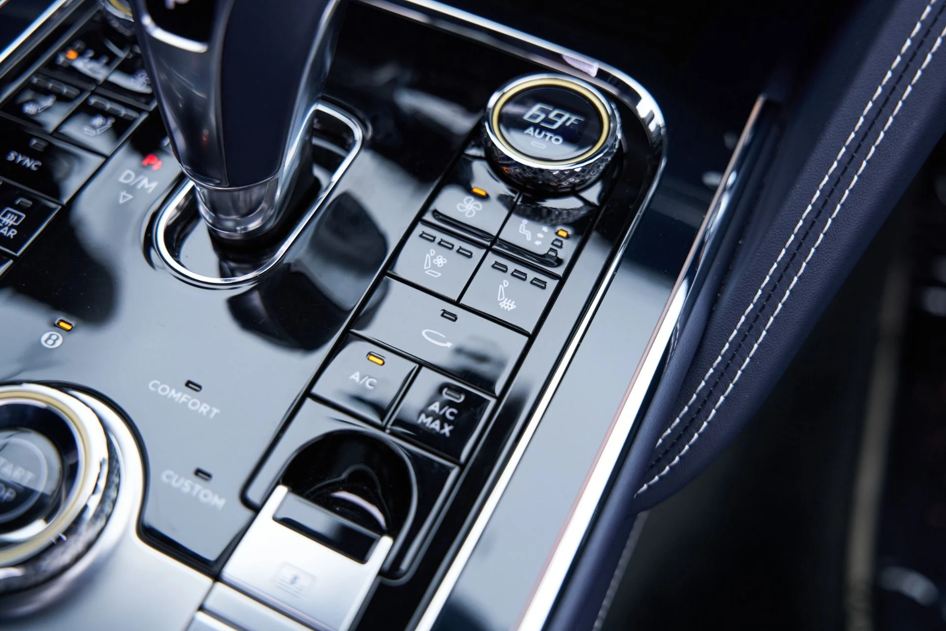 mph086_3796132207_Used_2025_Bentley_Flying_Spur_Speed_1792601365_75d7c1ccca